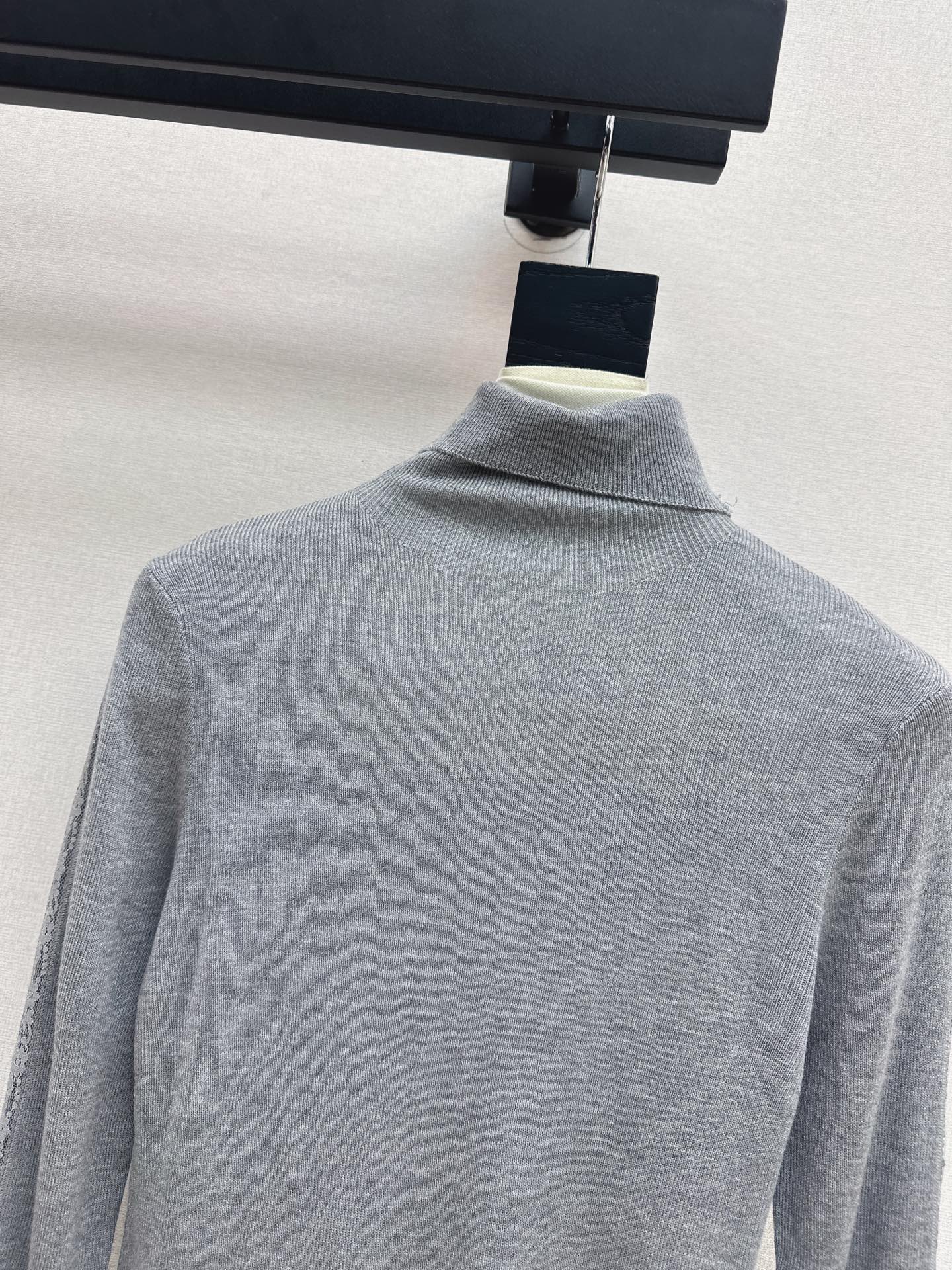 Erma 25fw lace sweatshirts