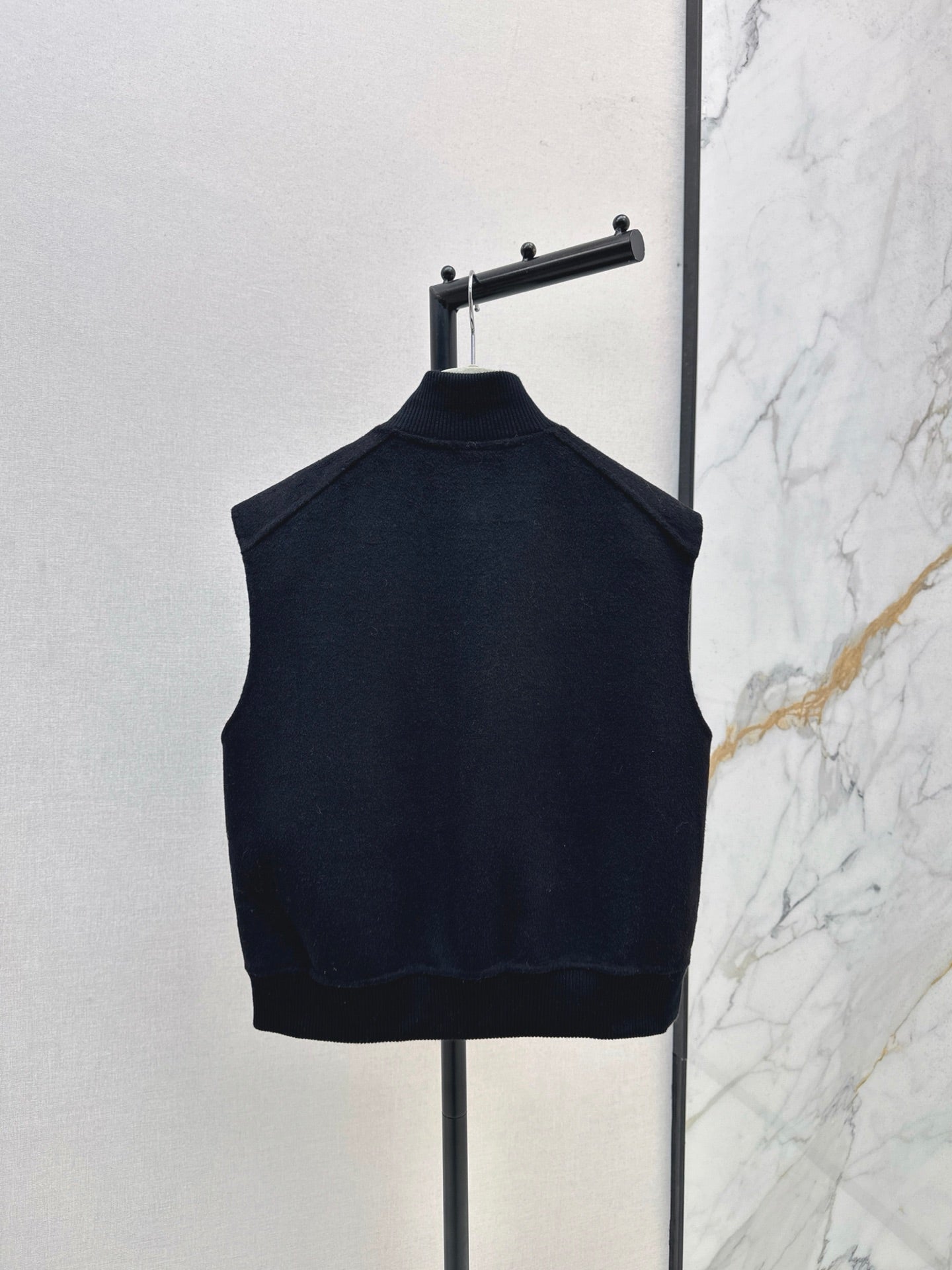 Herm 25fw wool vest
