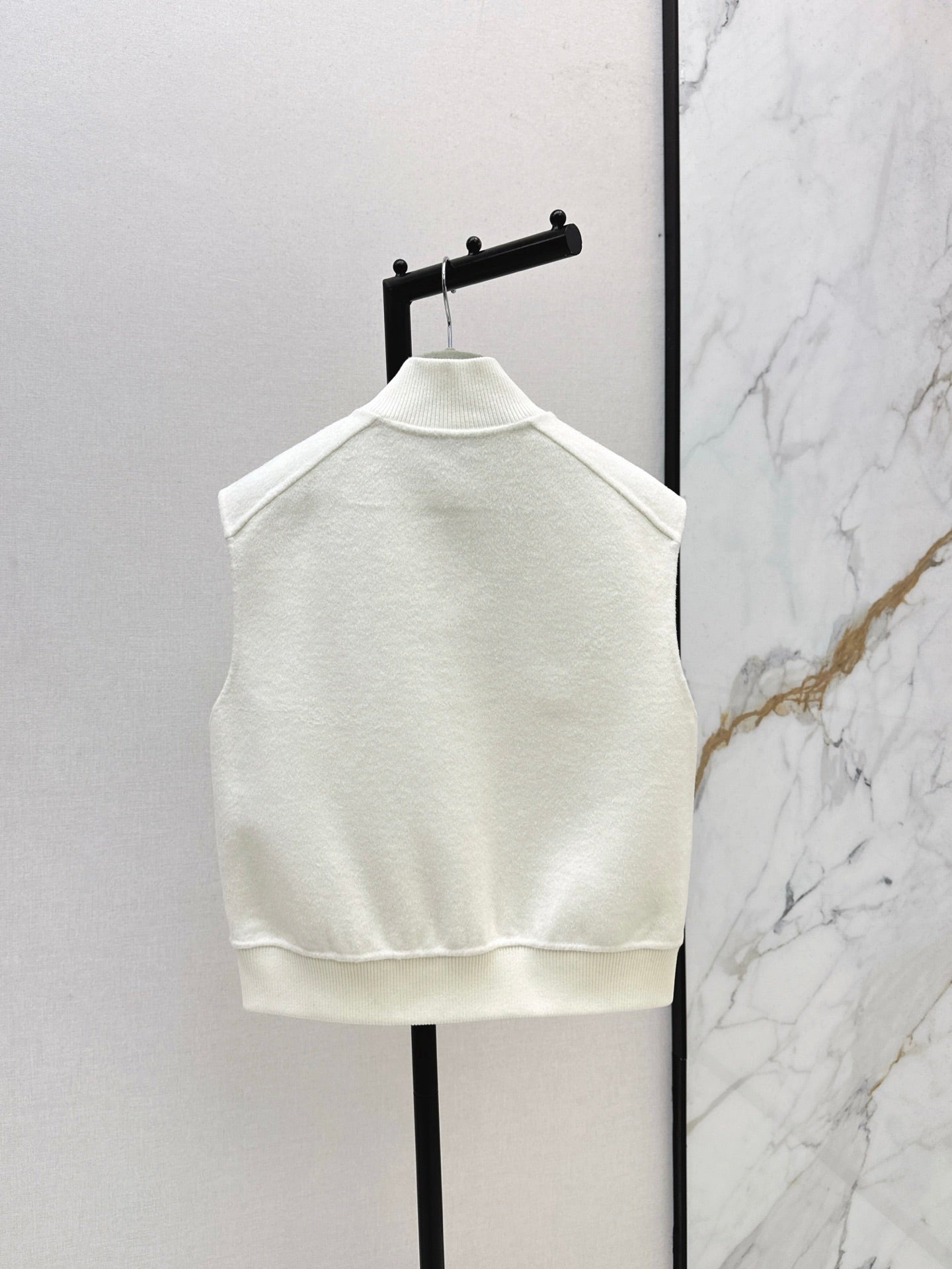 Herm 25fw wool vest