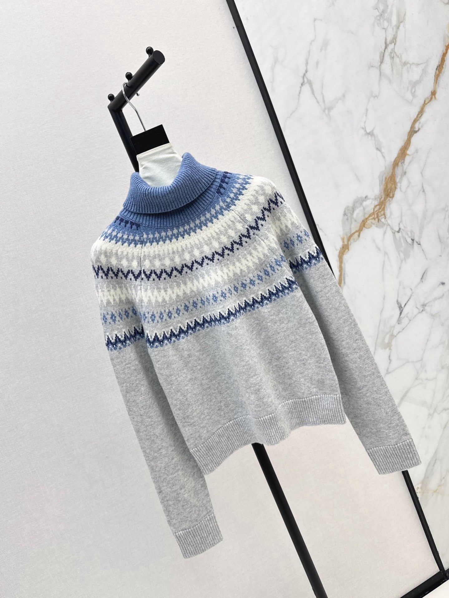 Loro 25fw sweater