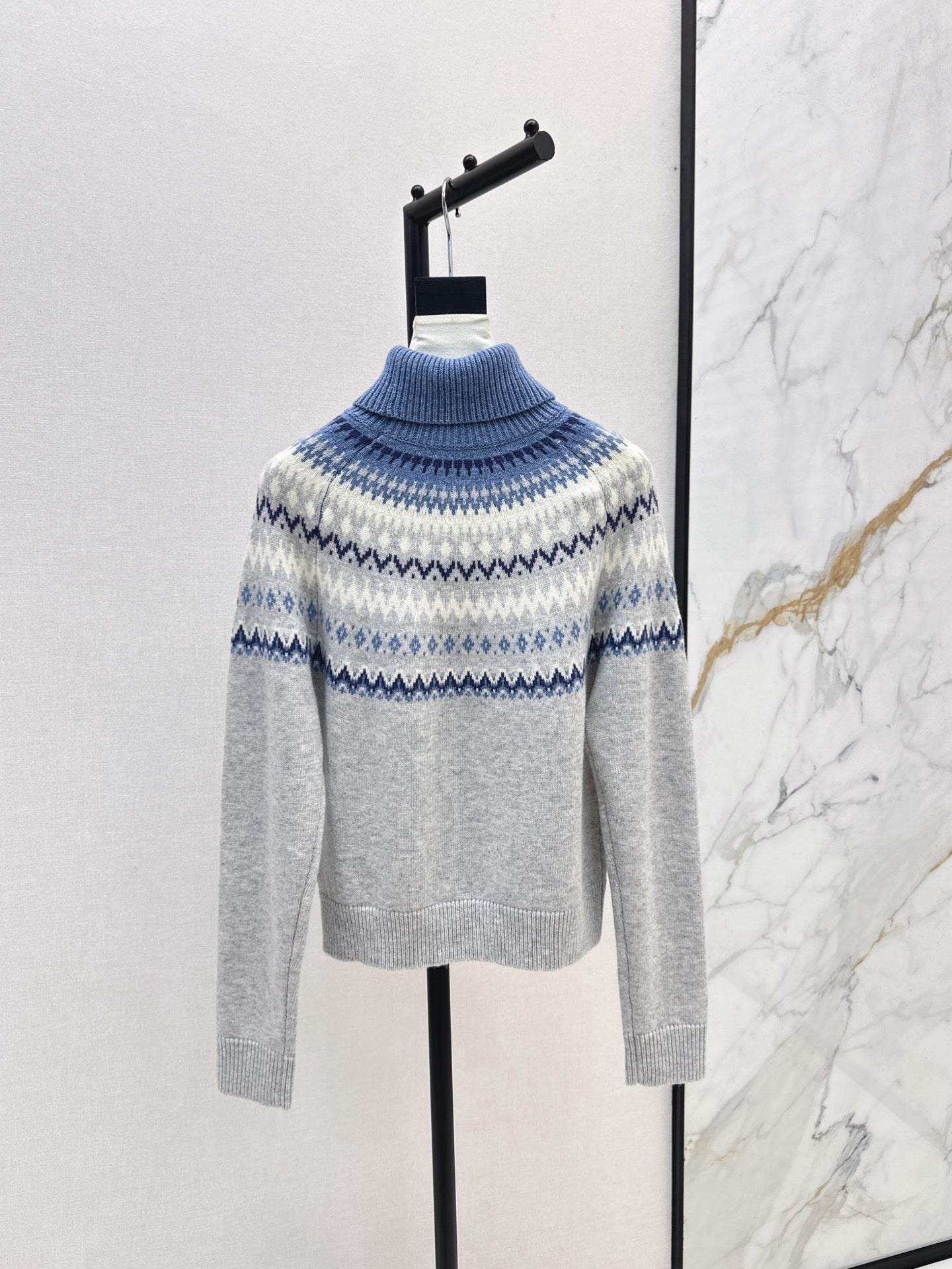 Loro 25fw sweater