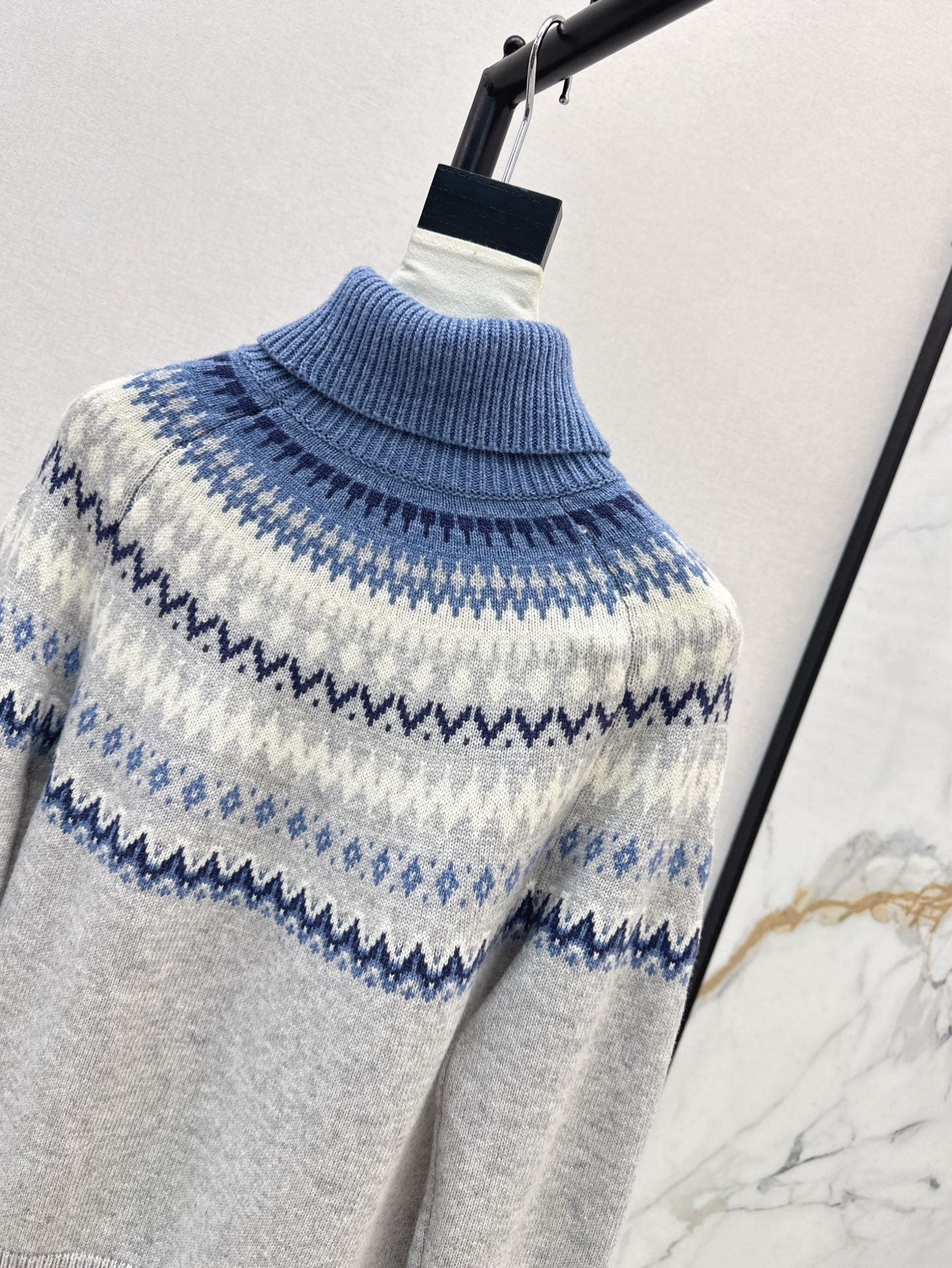 Loro 25fw sweater