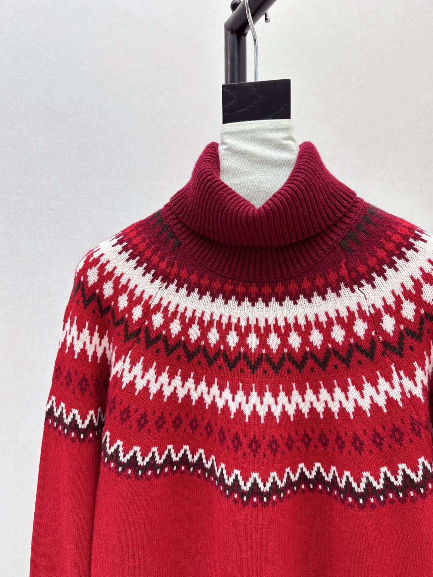 Loro 25fw sweater