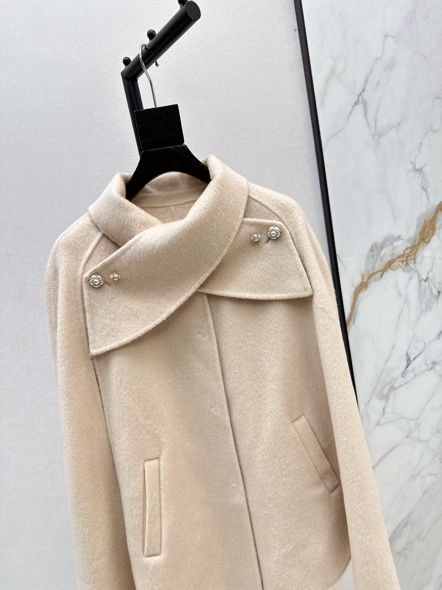 CD 25fw woolen cape coat