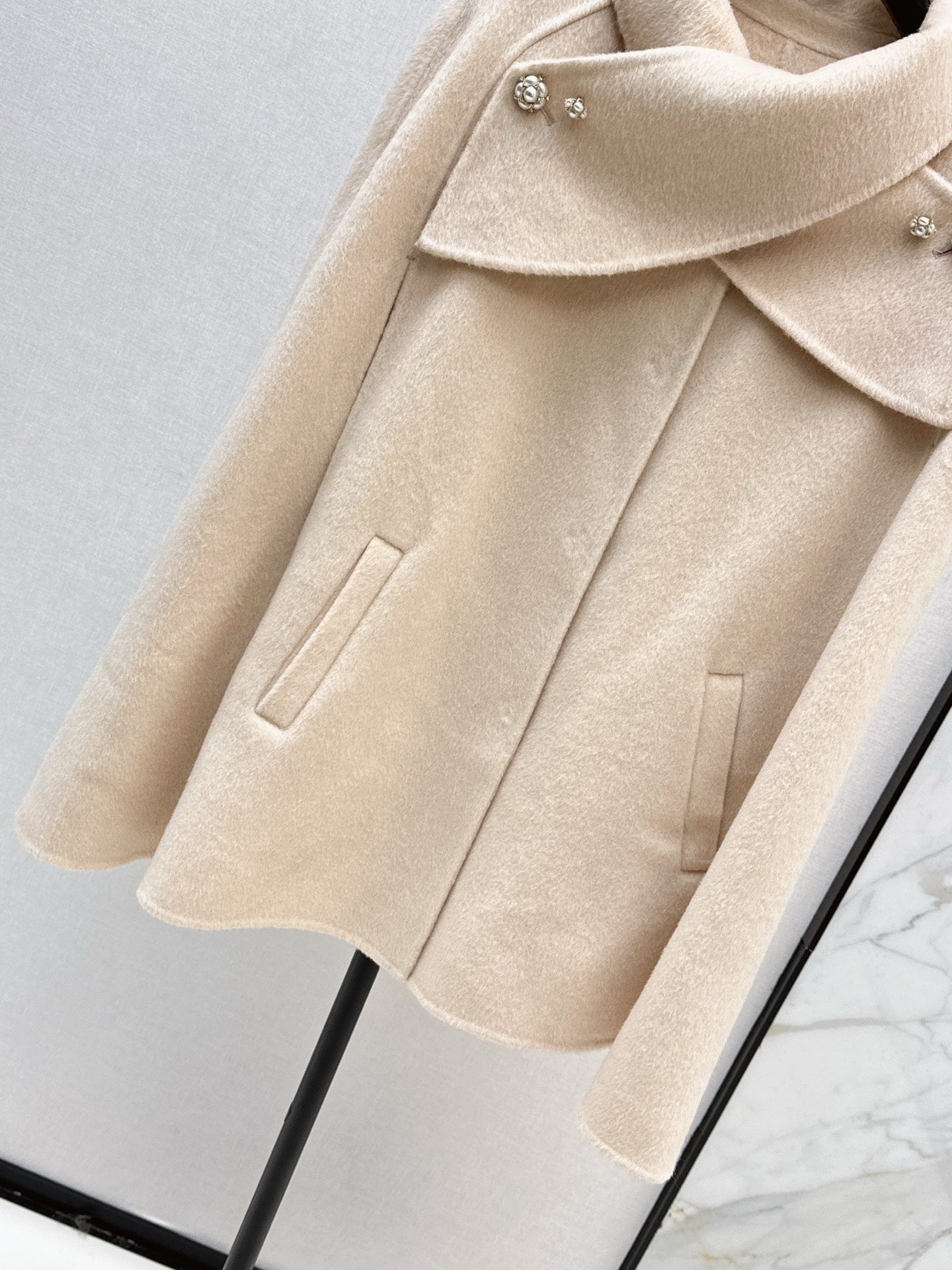 CD 25fw woolen cape coat