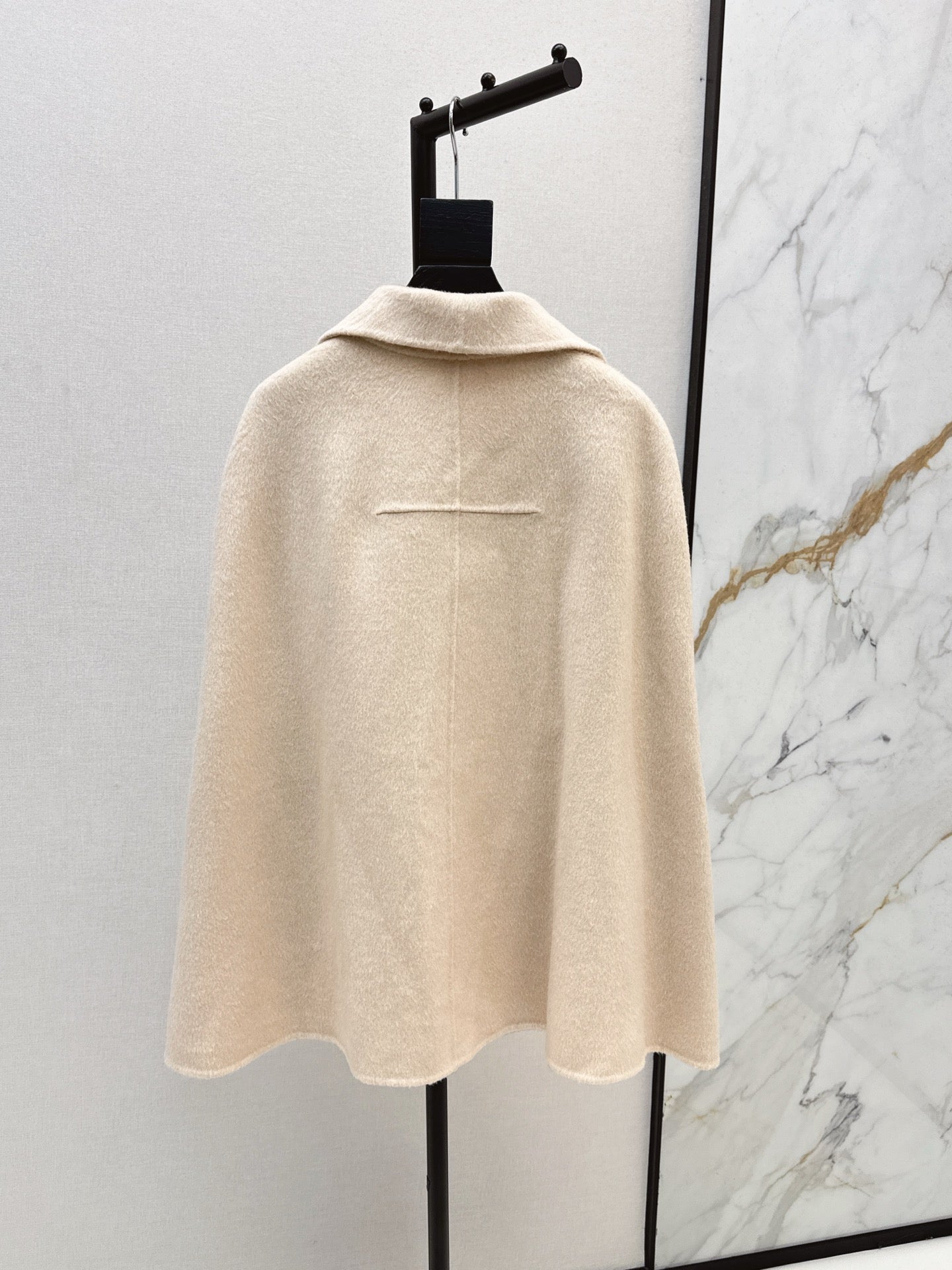 CD 25fw woolen cape coat