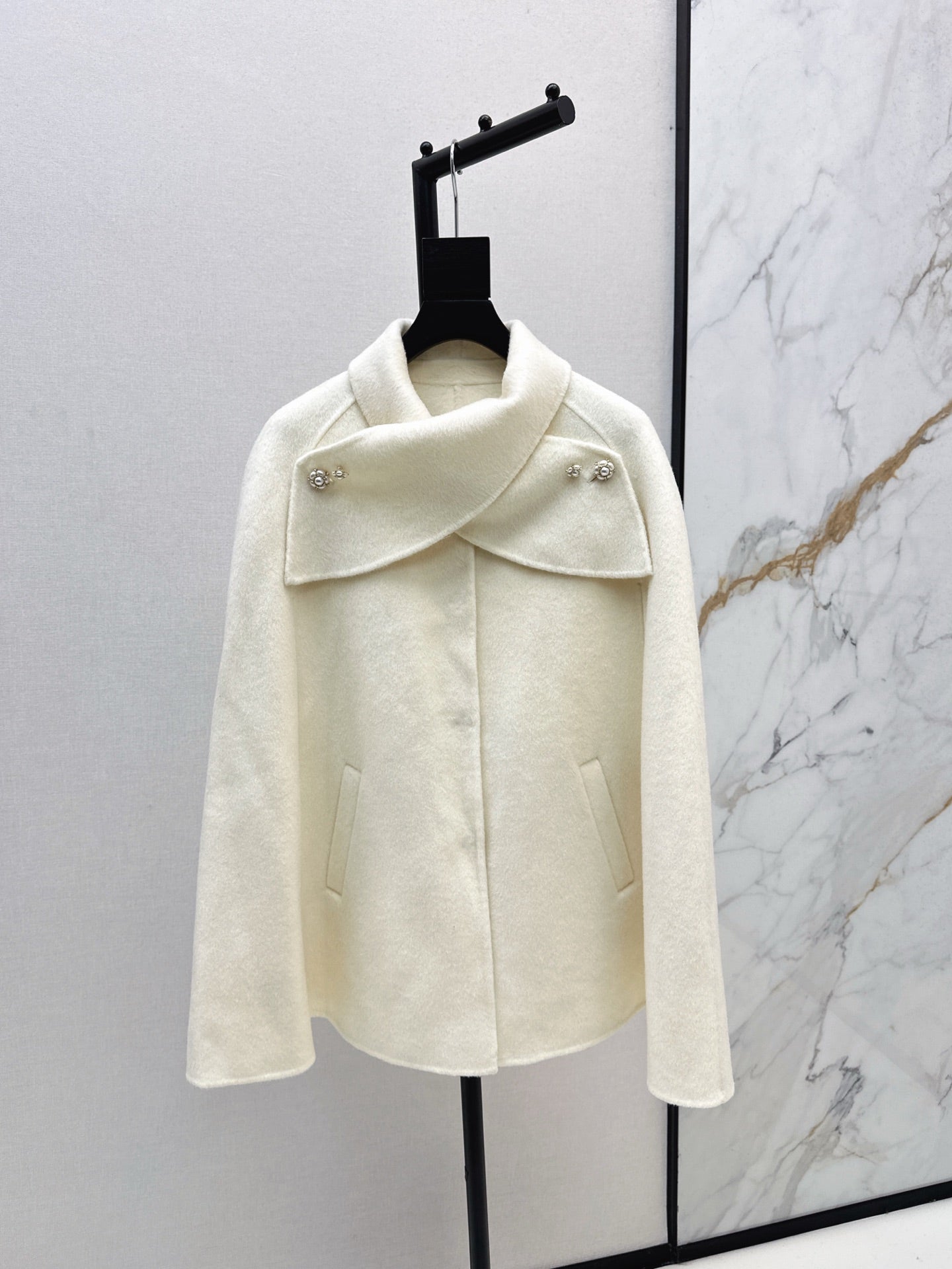 CD 25fw woolen cape coat