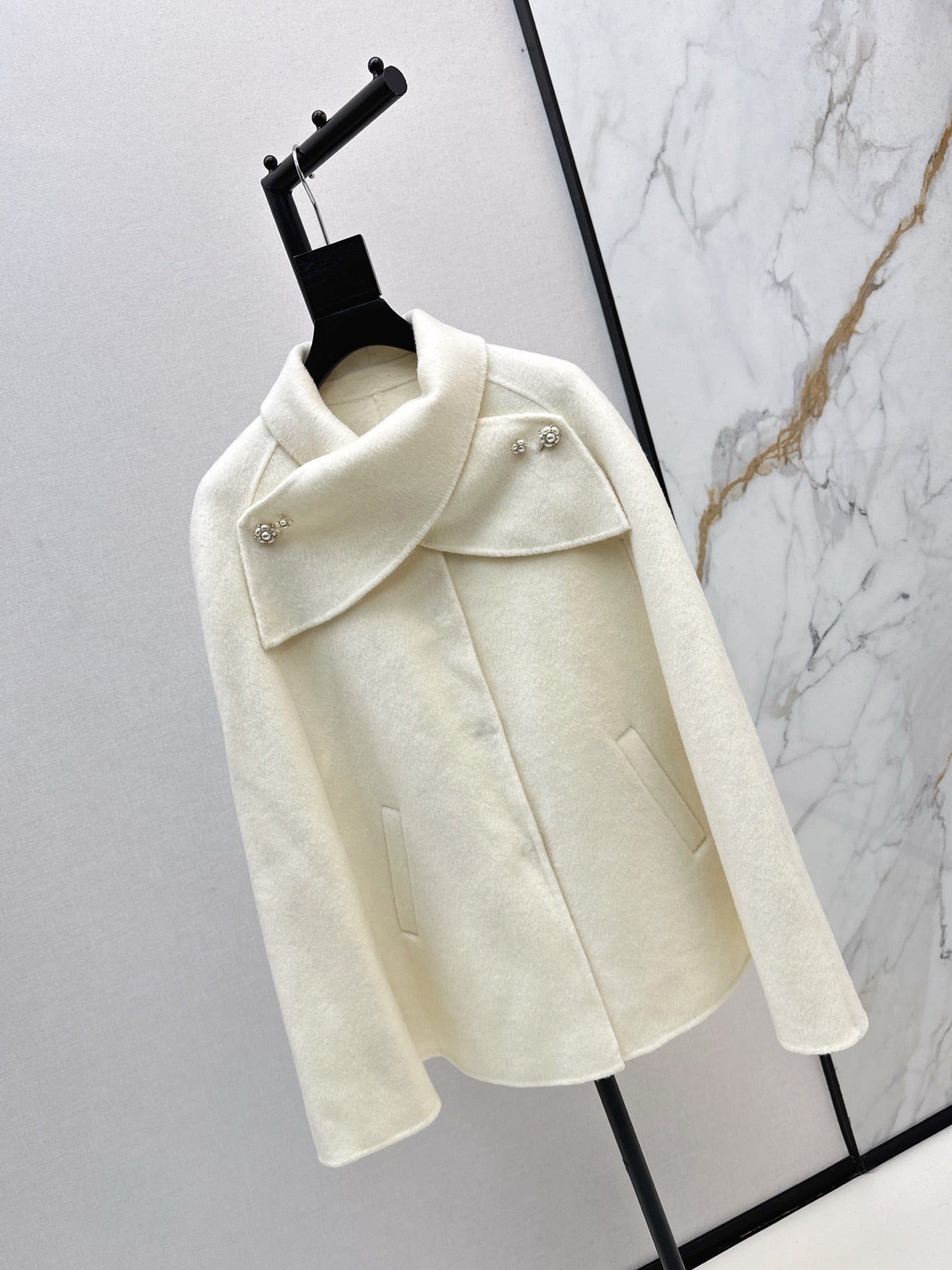CD 25fw woolen cape coat