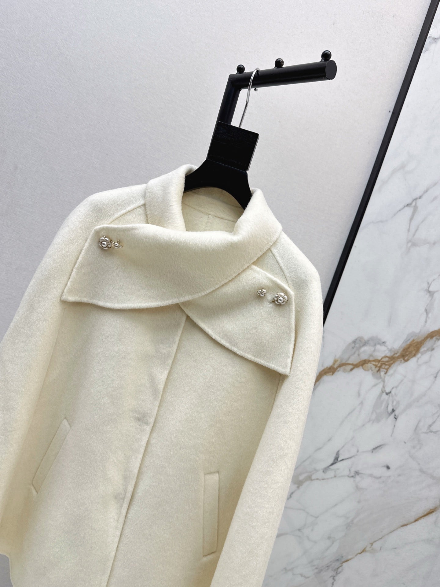 CD 25fw woolen cape coat