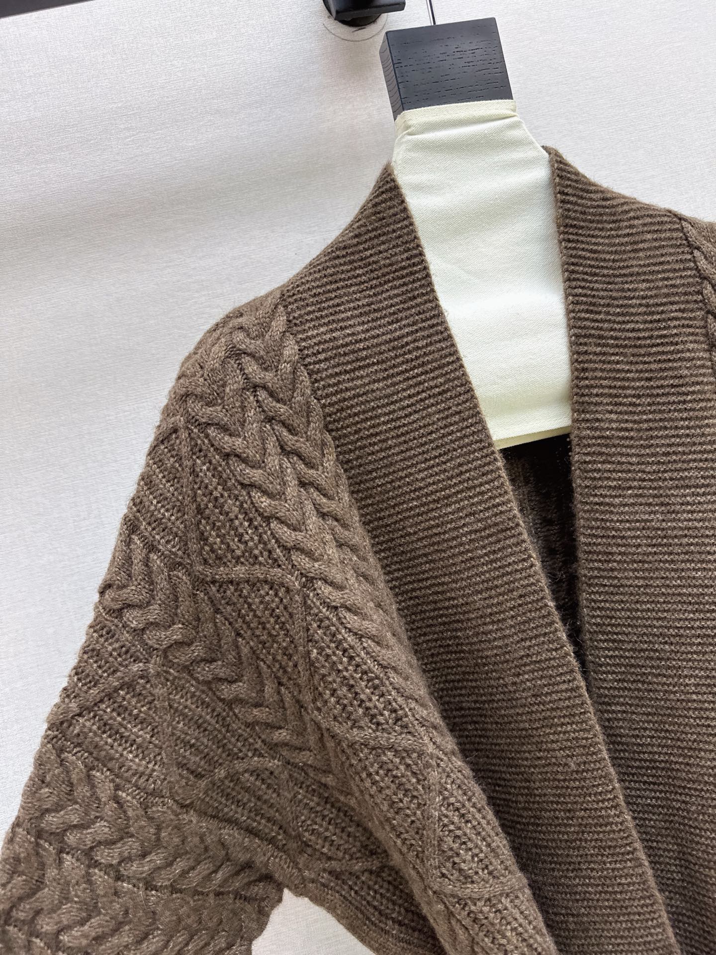 Loro 25fw knitted cardigan