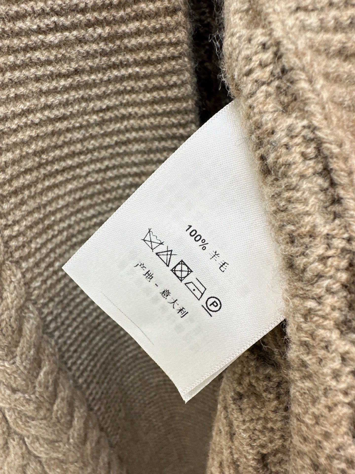 Loro 25fw knitted cardigan