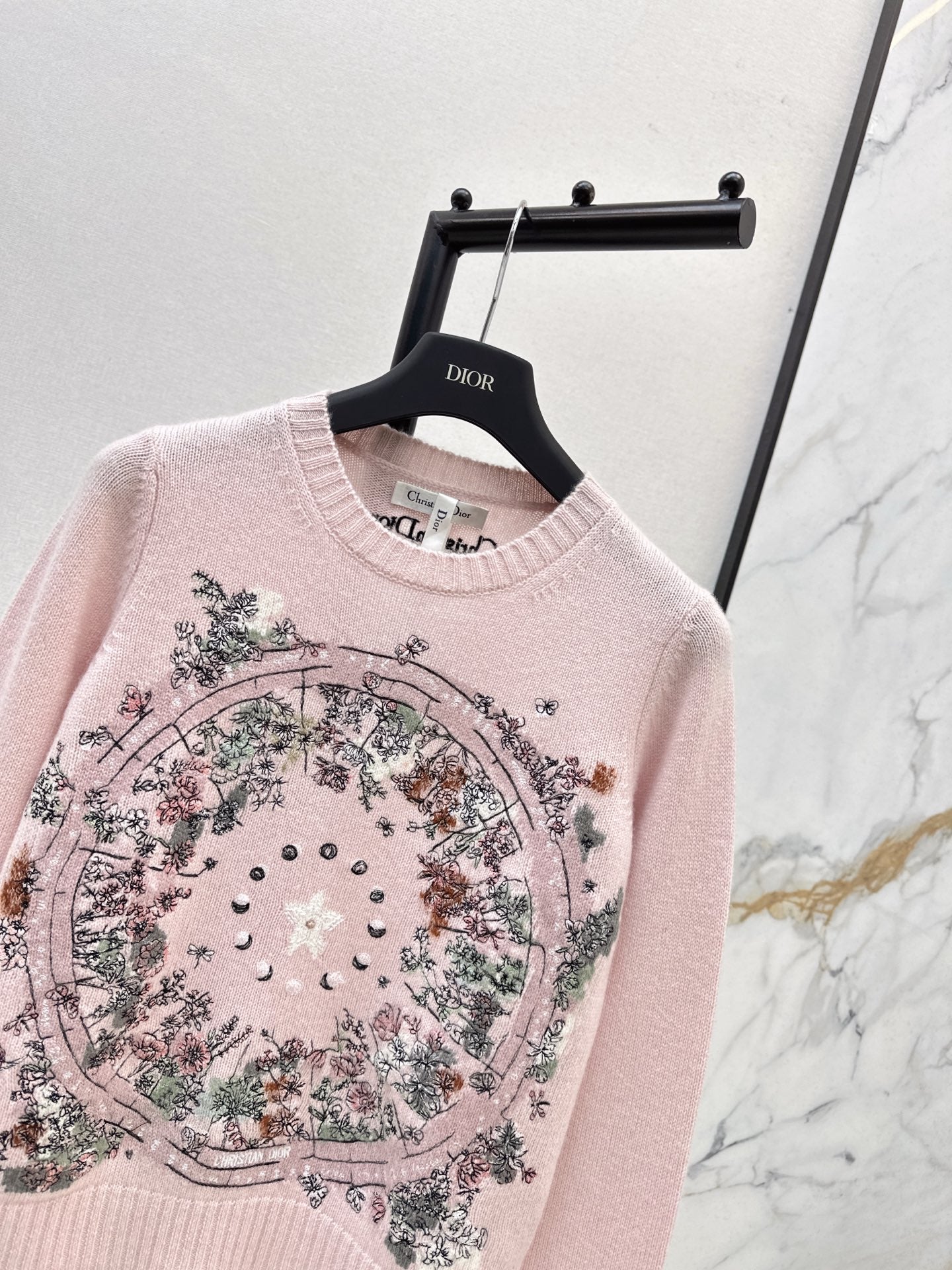 CD 25fw embroidery sweater