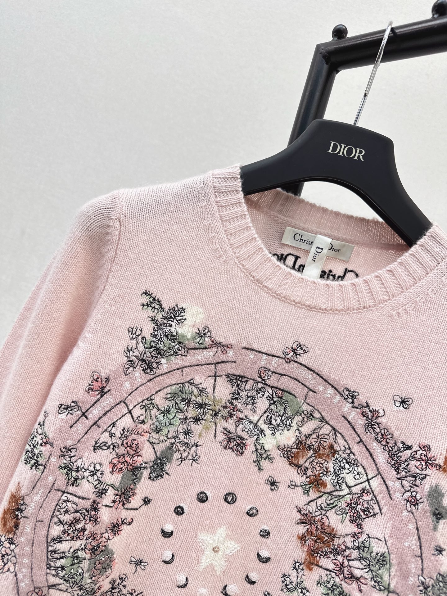 CD 25fw embroidery sweater