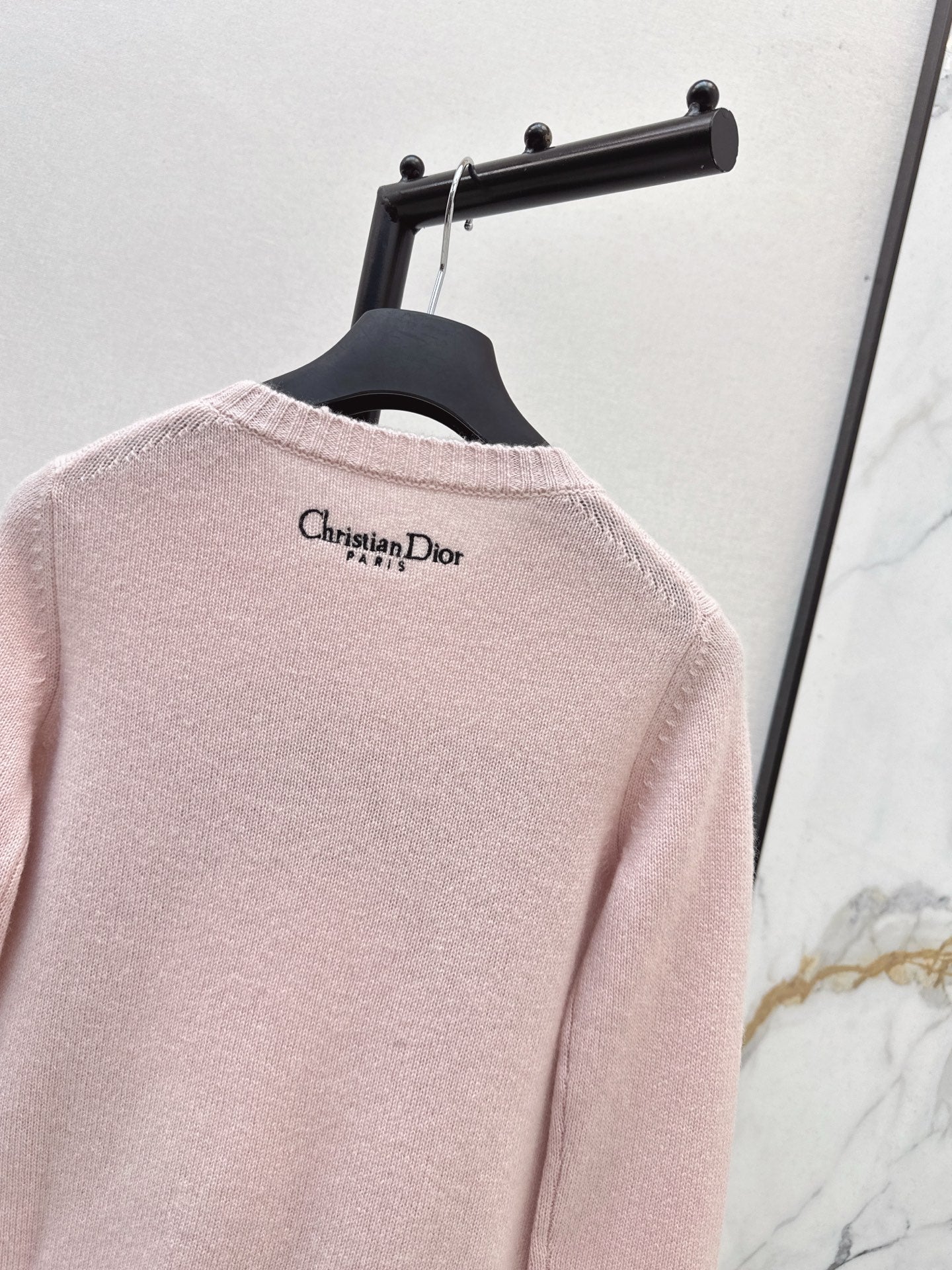 CD 25fw embroidery sweater