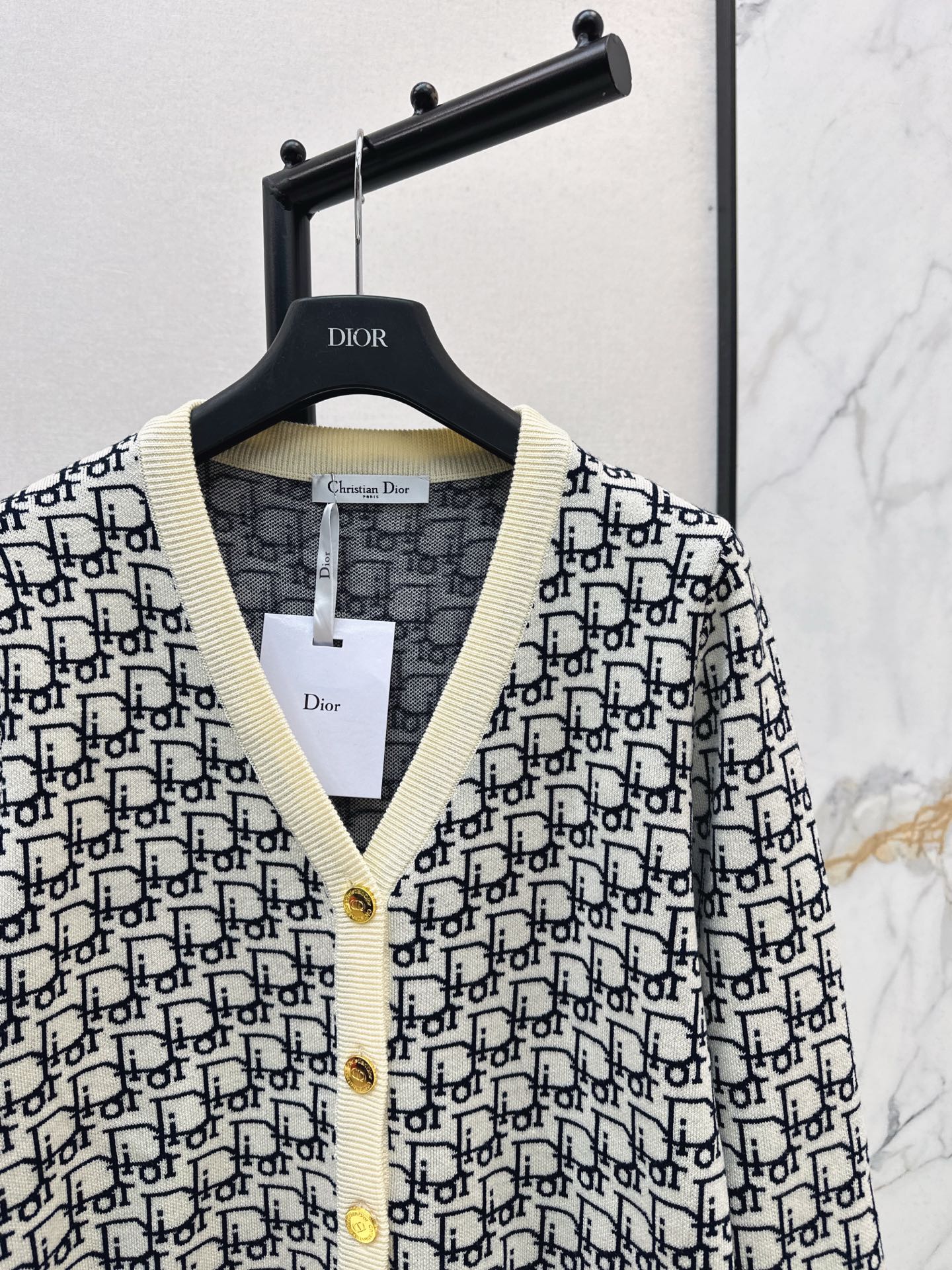 CD 25fw v-neck wool cardigan