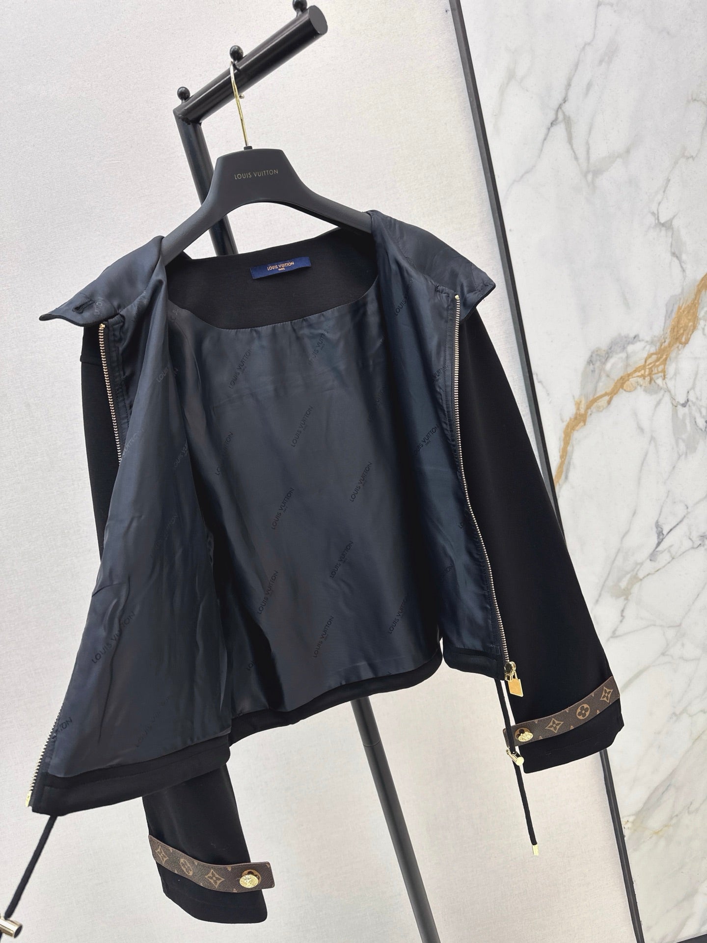 Loui 25fw hooded jacket