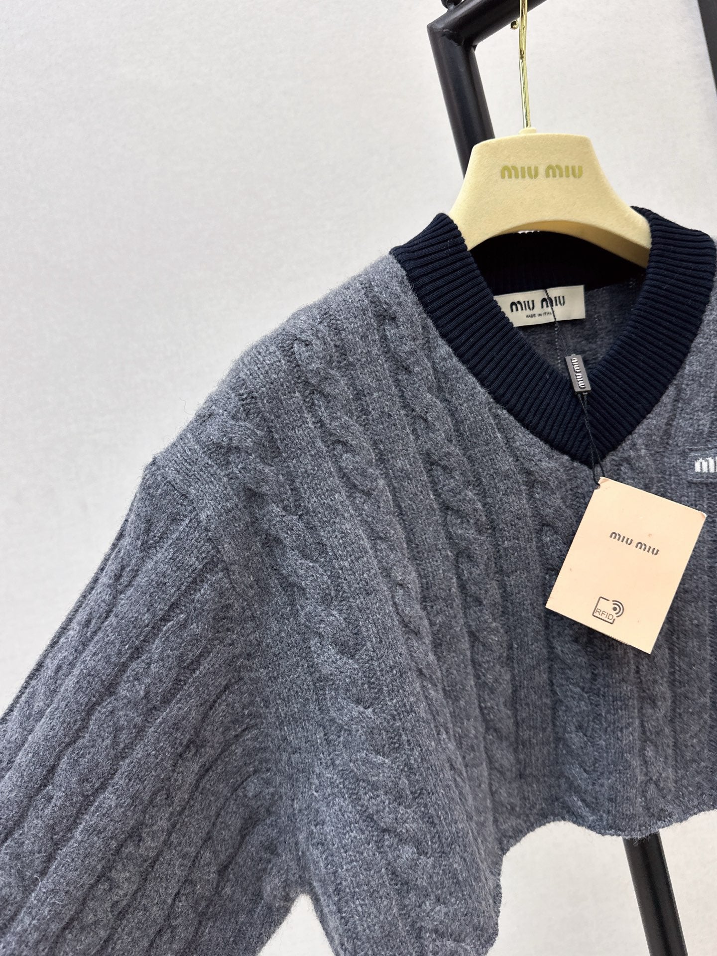 Miu 25fw knit sweater