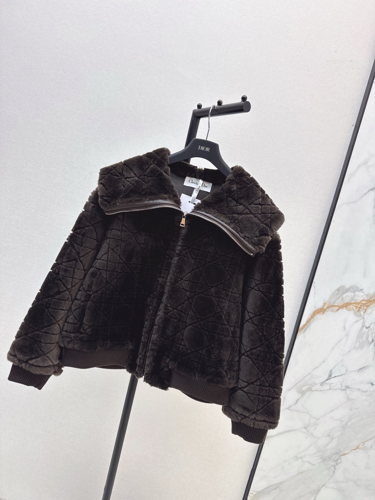 CD 25fw fur jacket