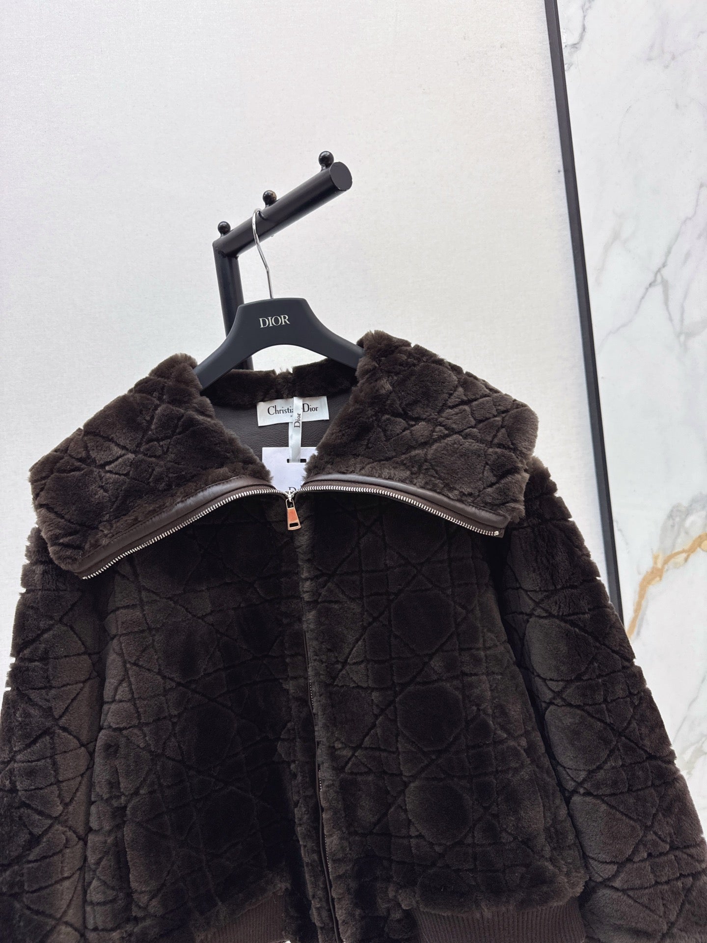 CD 25fw fur jacket