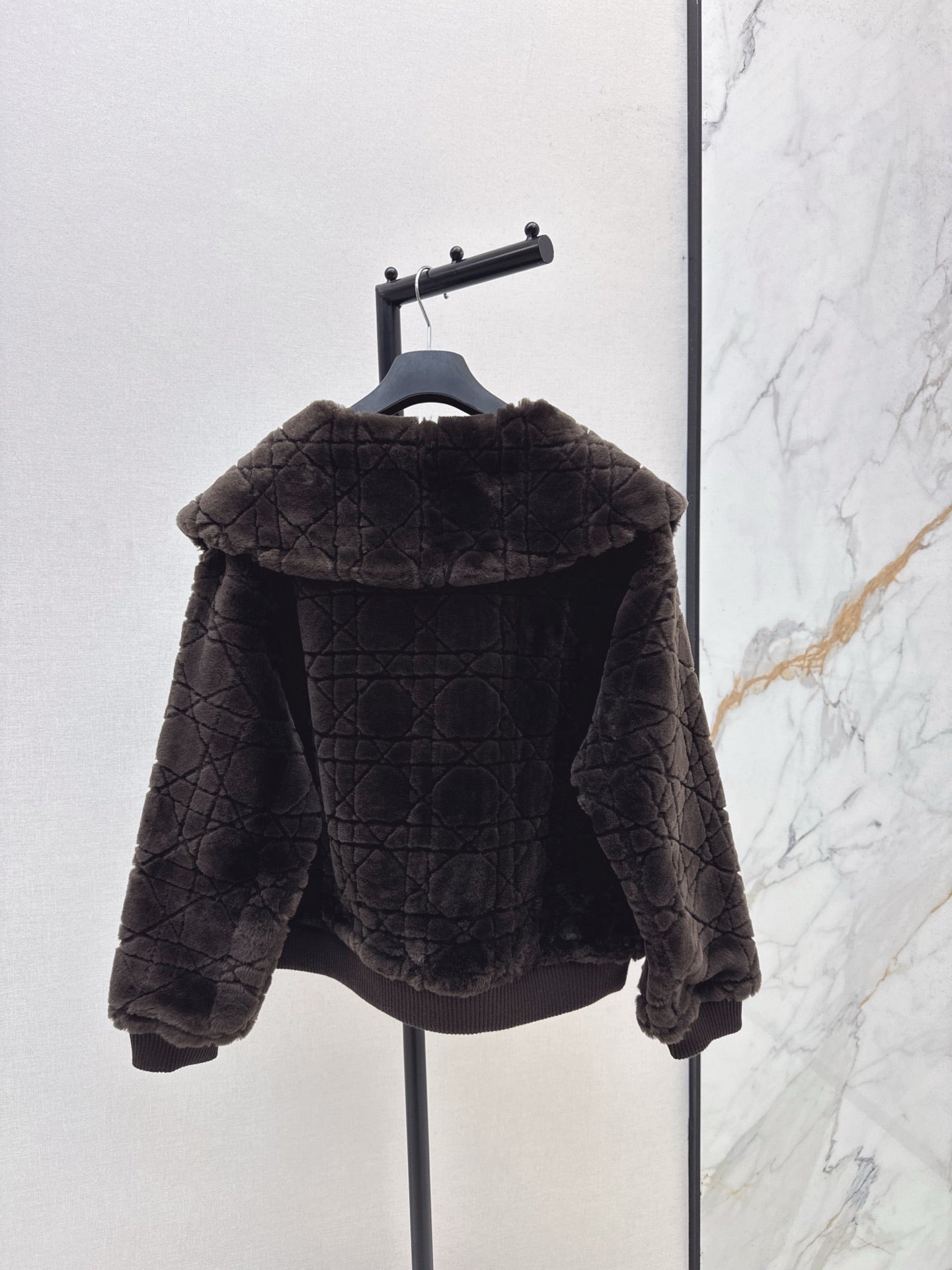 CD 25fw fur jacket