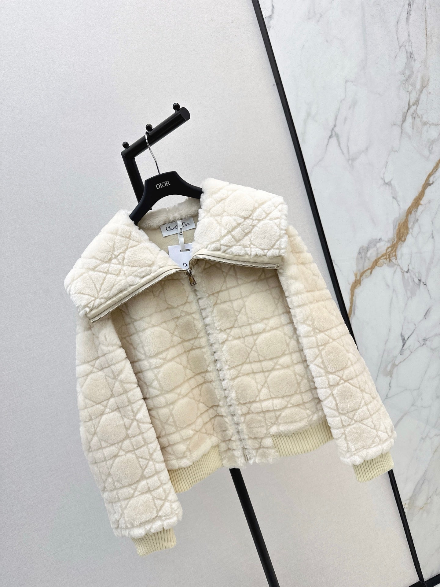 CD 25fw fur jacket