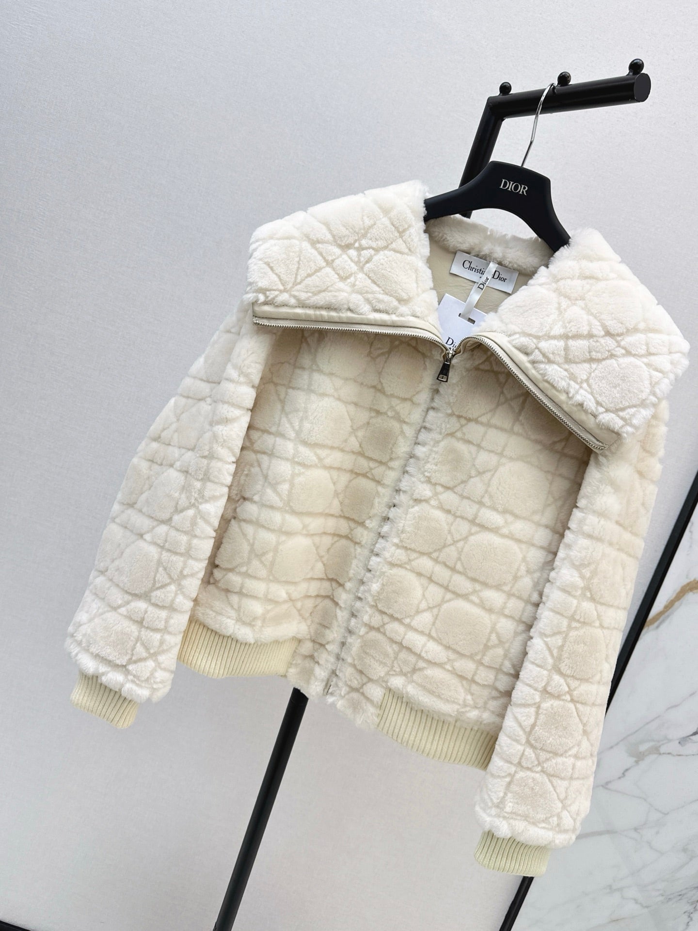 CD 25fw fur jacket