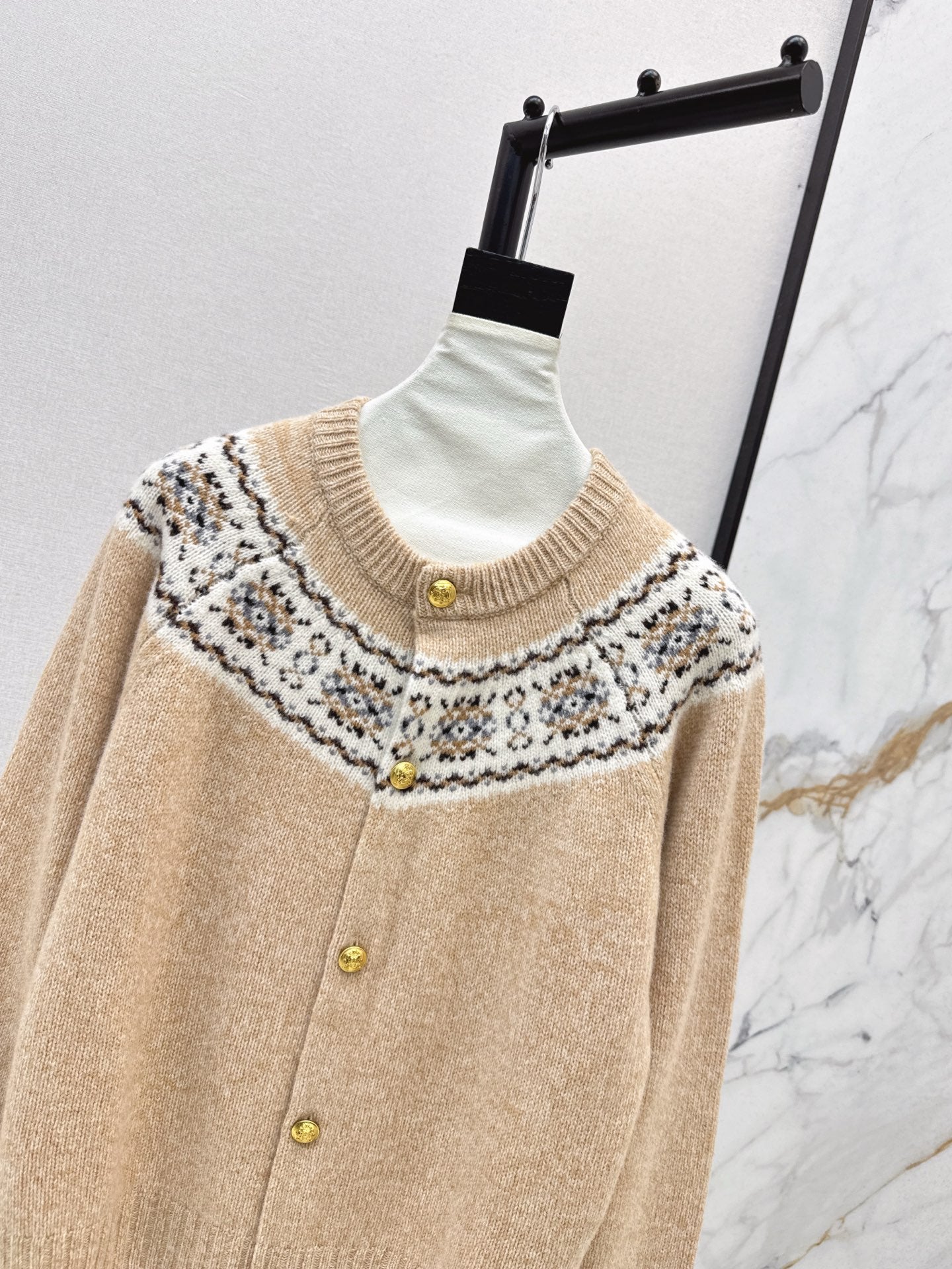 Celi 25fw jacquard cardigan