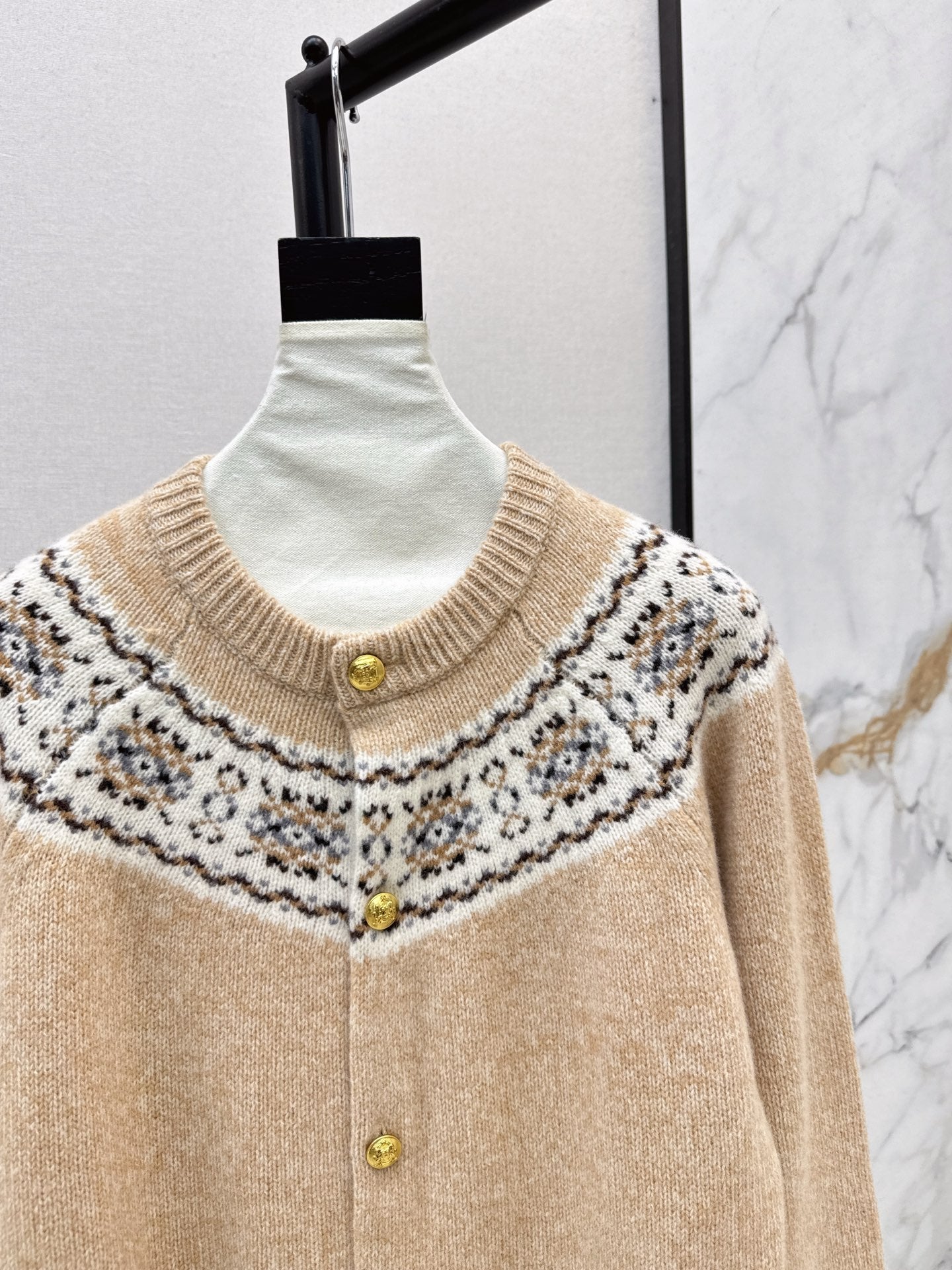 Celi 25fw jacquard cardigan