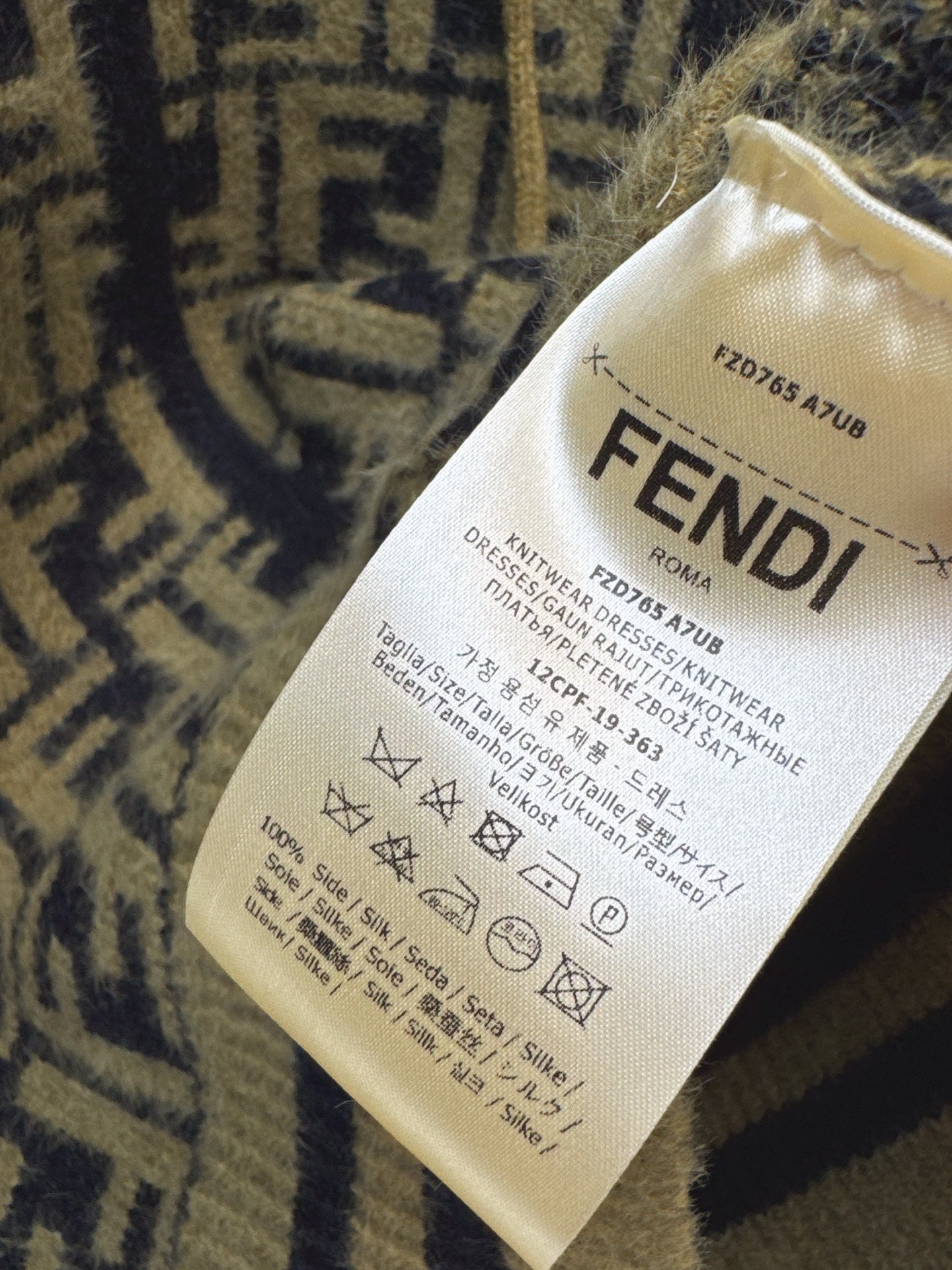 Fen 25fw hooded cardigan