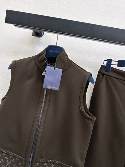 Loui 25fw vest cropped pants set