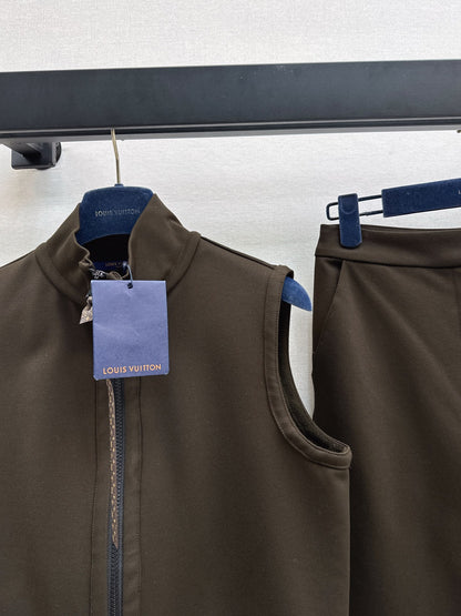 Loui 25fw vest cropped pants set