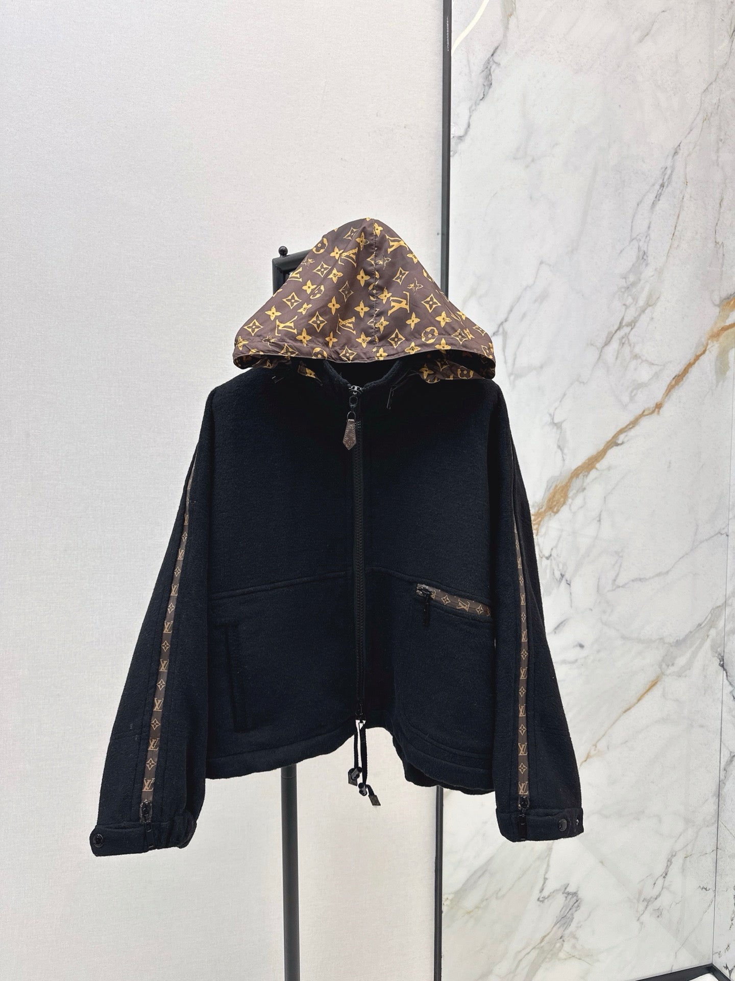 Loui 25fw hooded jacket