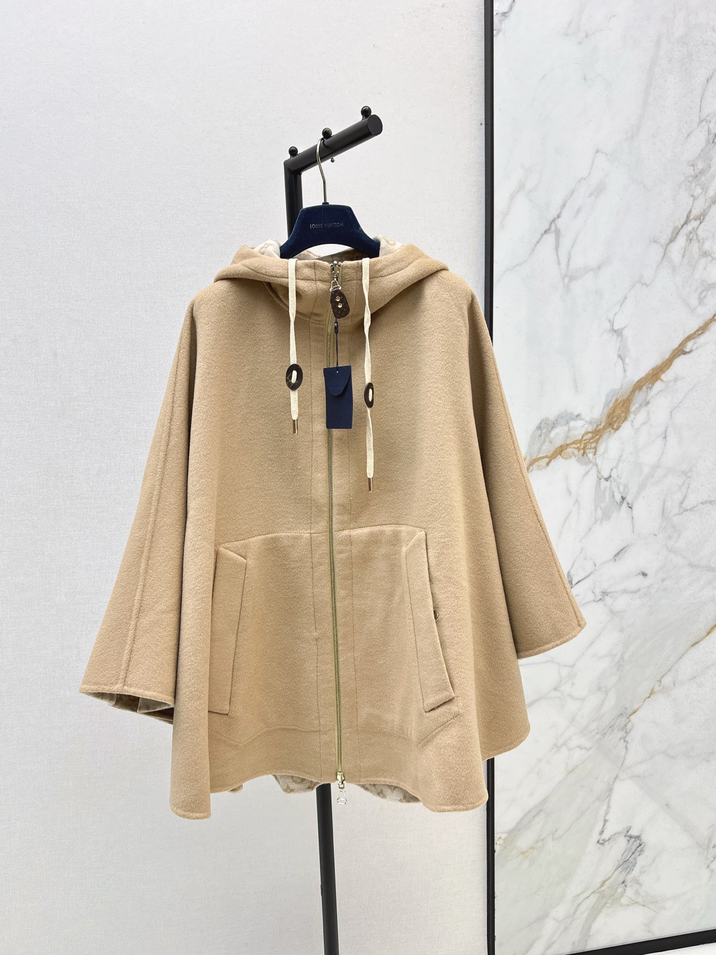 Loui 25fw reversible hooded coats