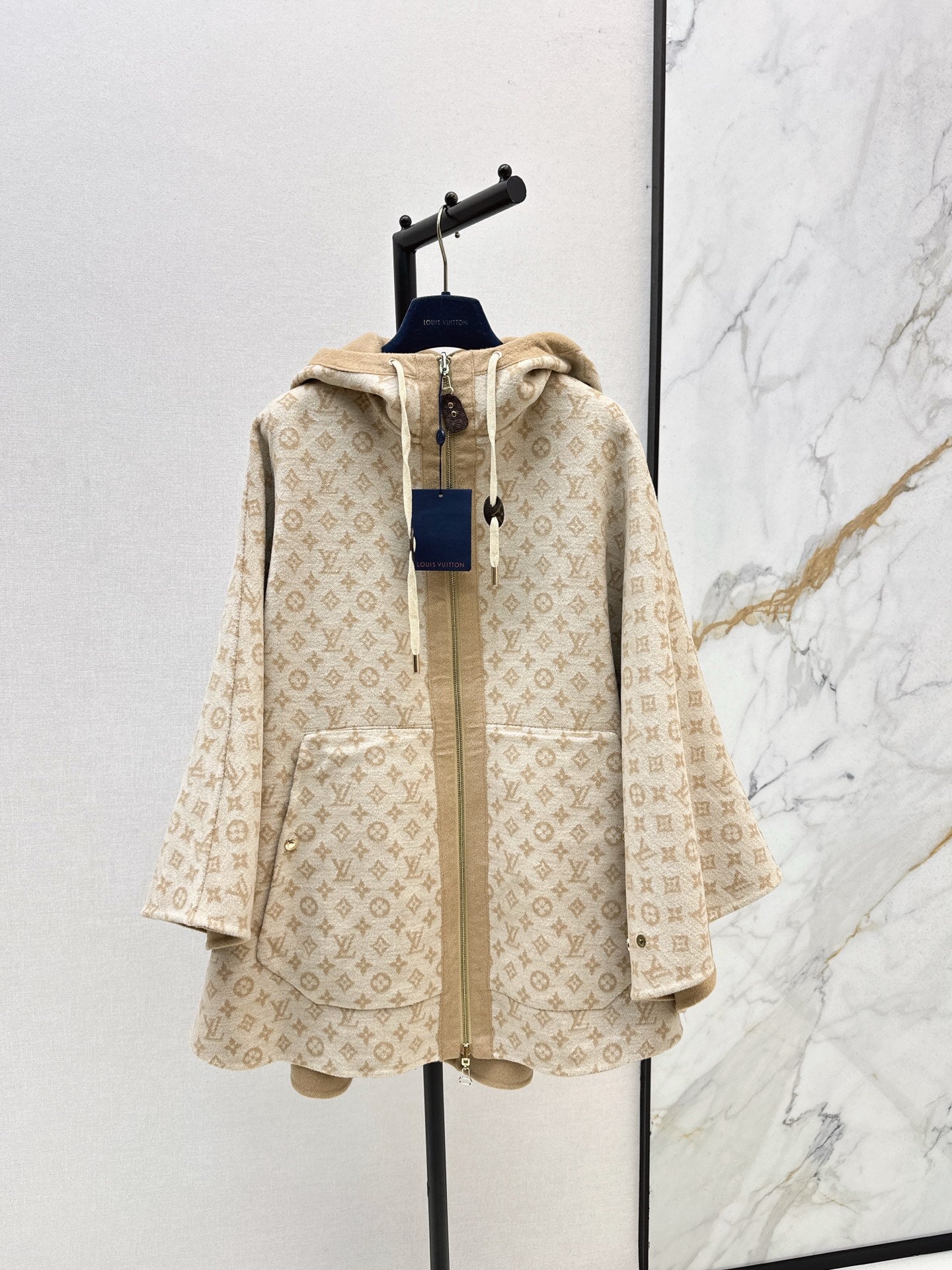 Loui 25fw reversible hooded coats