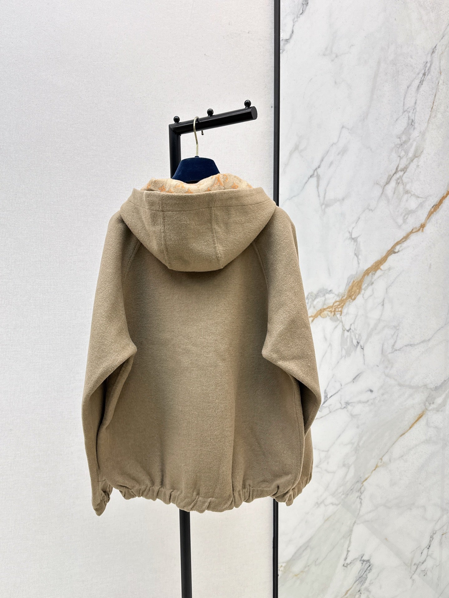 Loui 25fw reversible hooded jacket