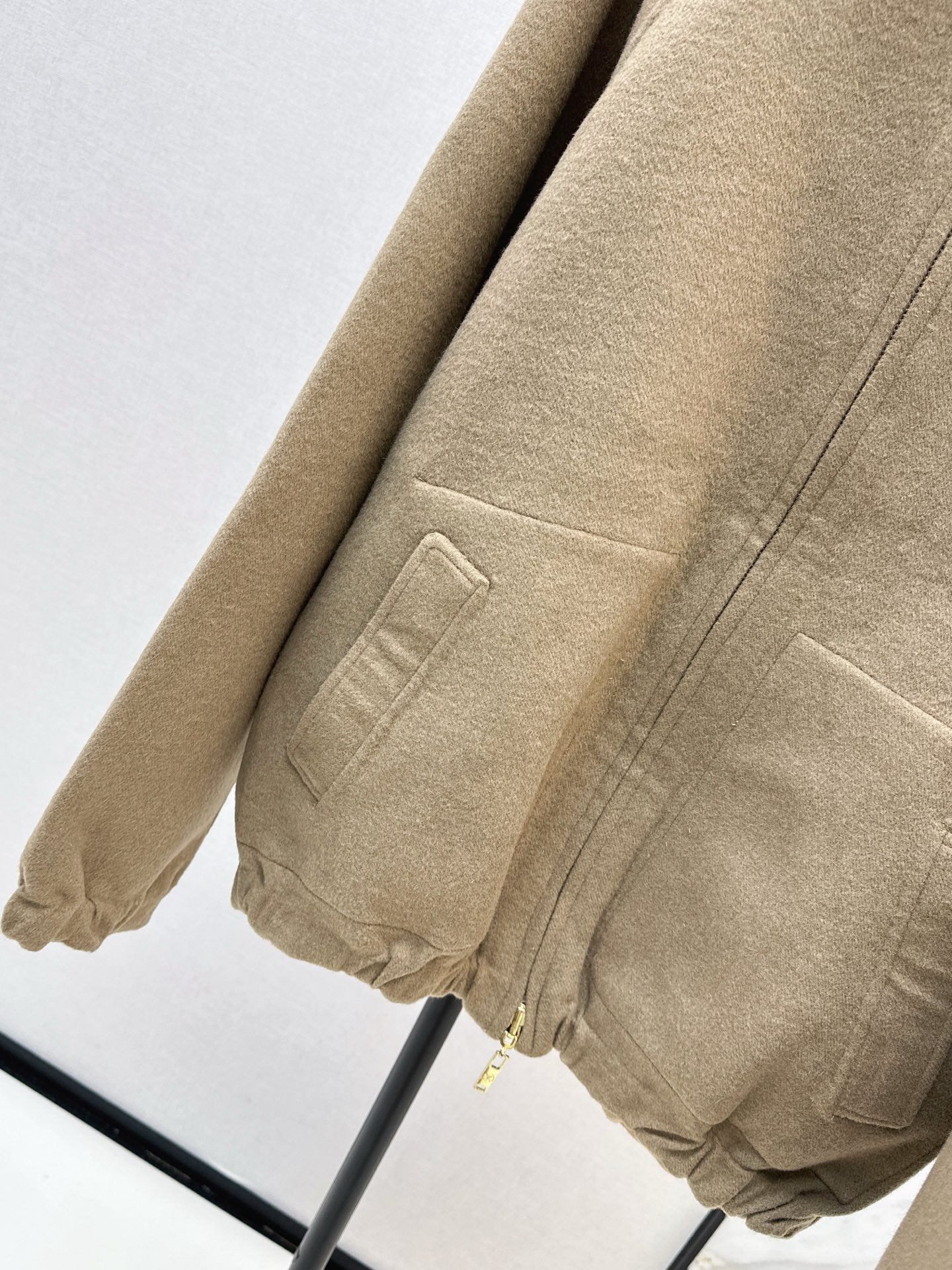 Loui 25fw reversible hooded jacket