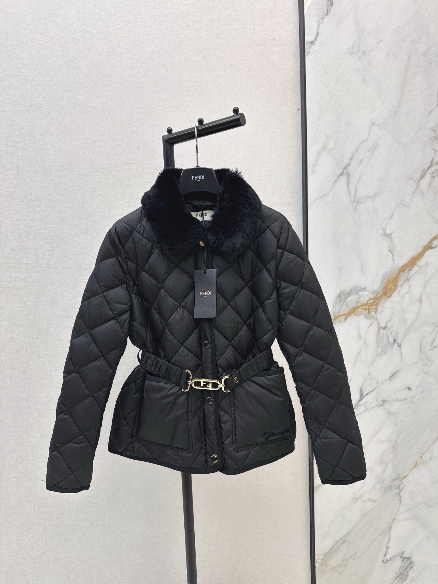 Fen 25fw down jacket
