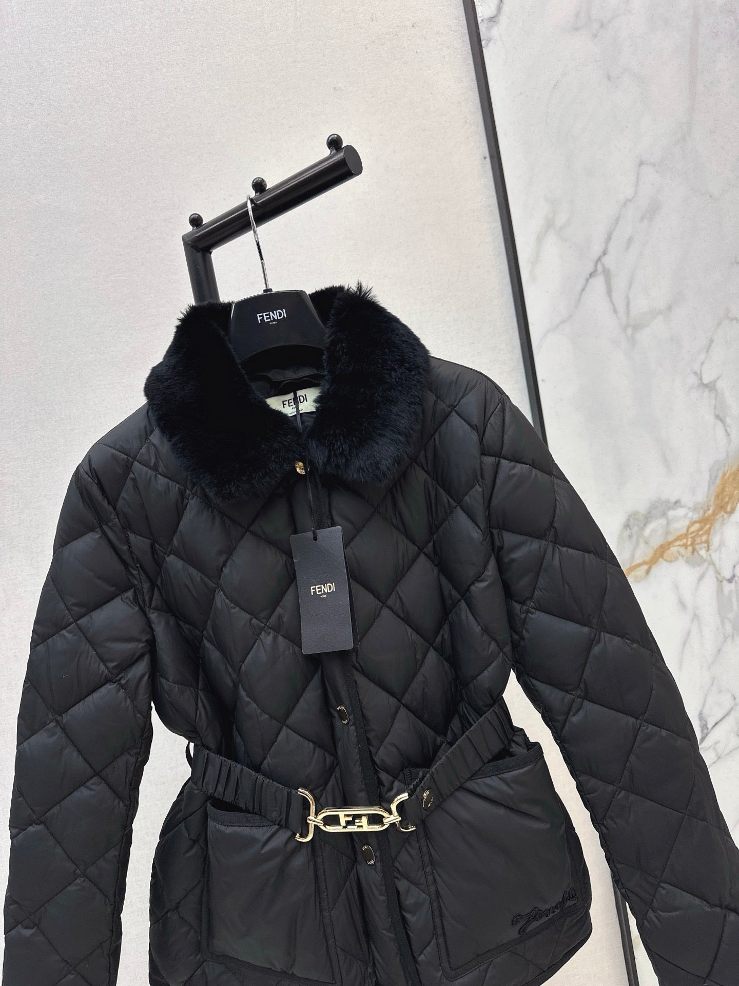 Fen 25fw down jacket