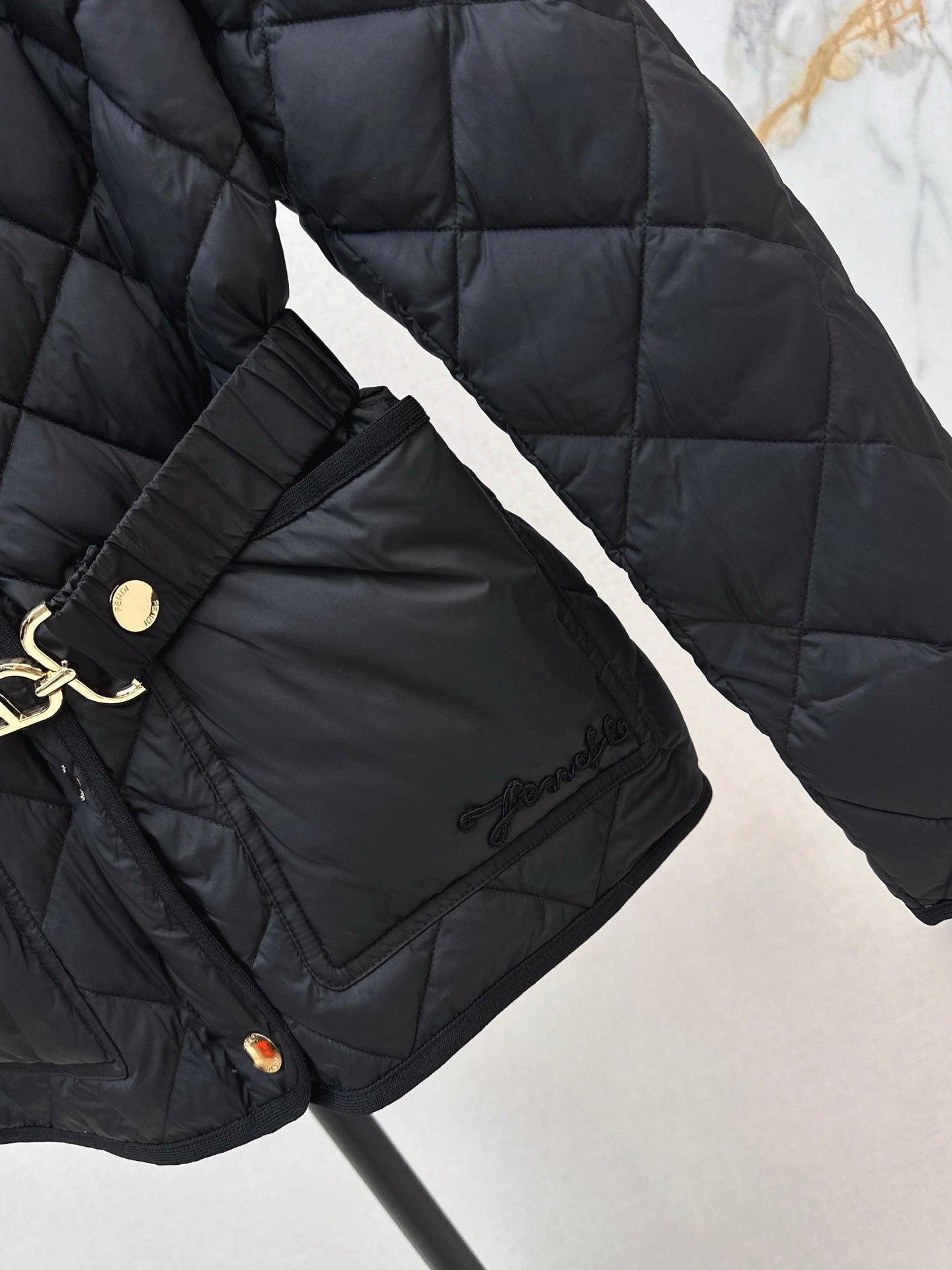 Fen 25fw down jacket