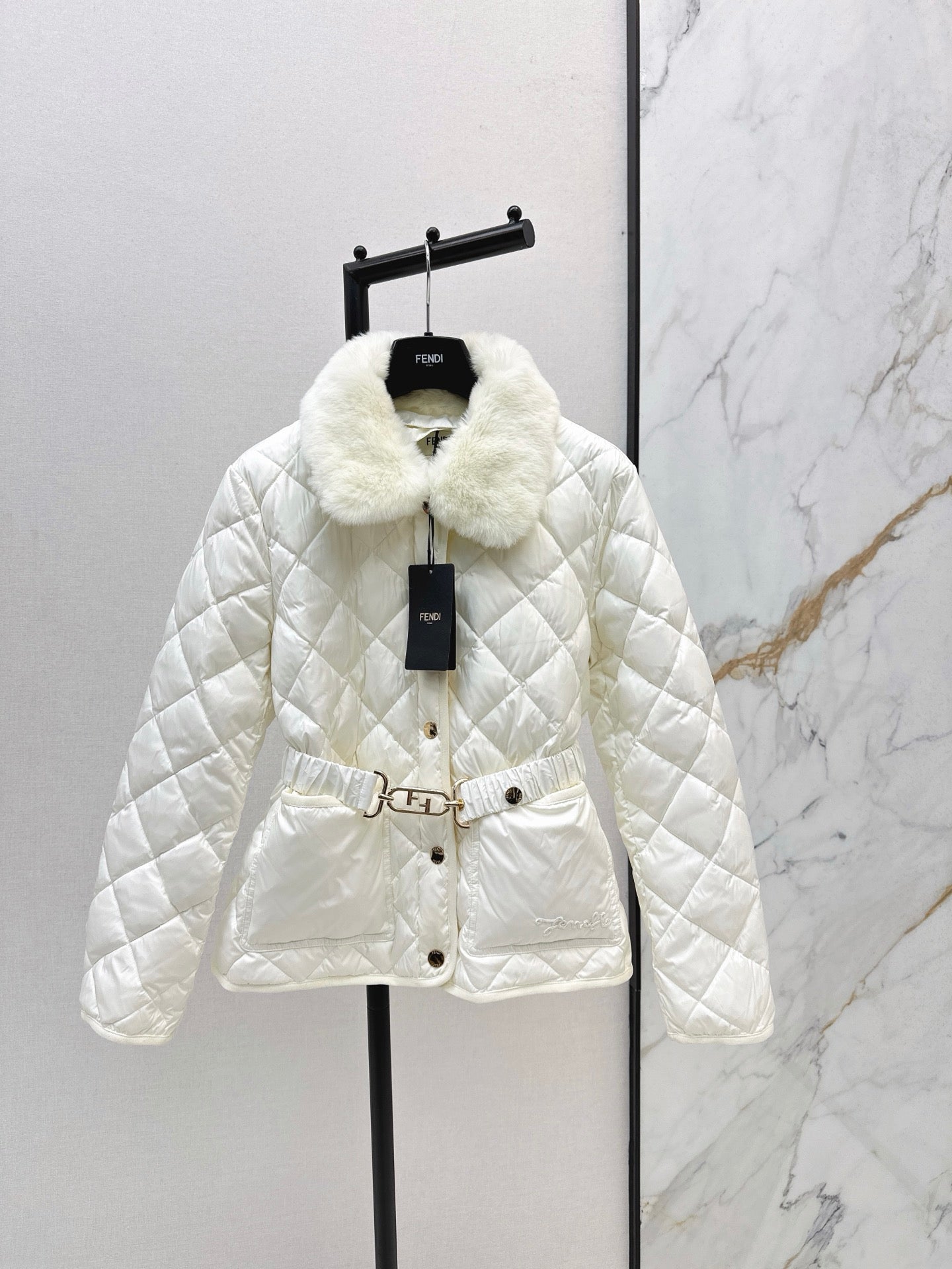 Fen 25fw down jacket