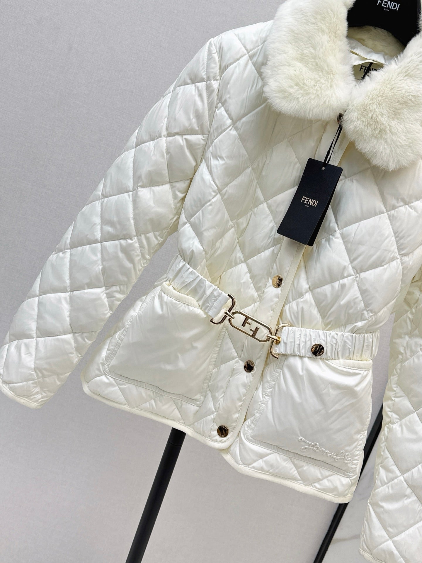 Fen 25fw down jacket