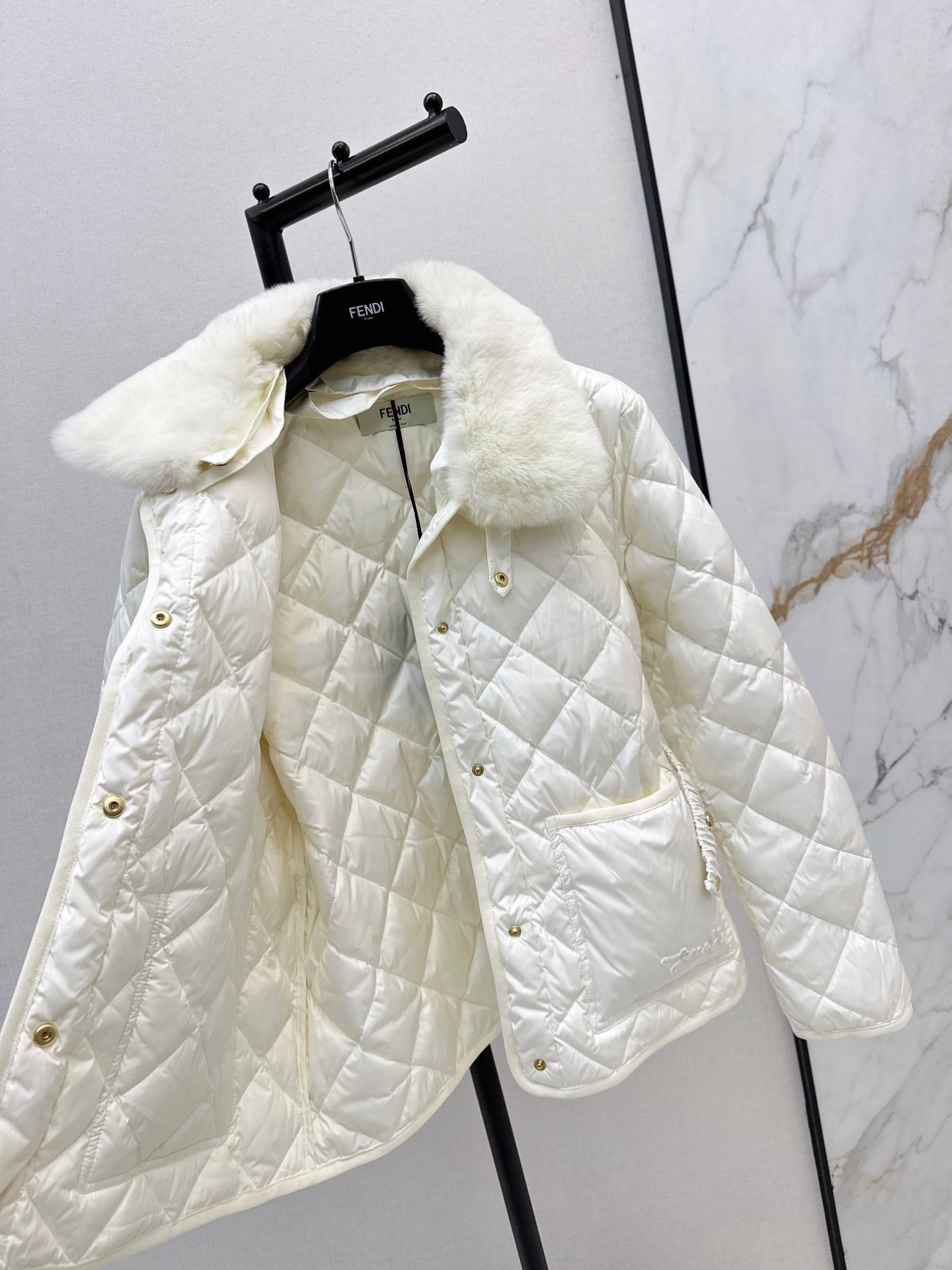 Fen 25fw down jacket