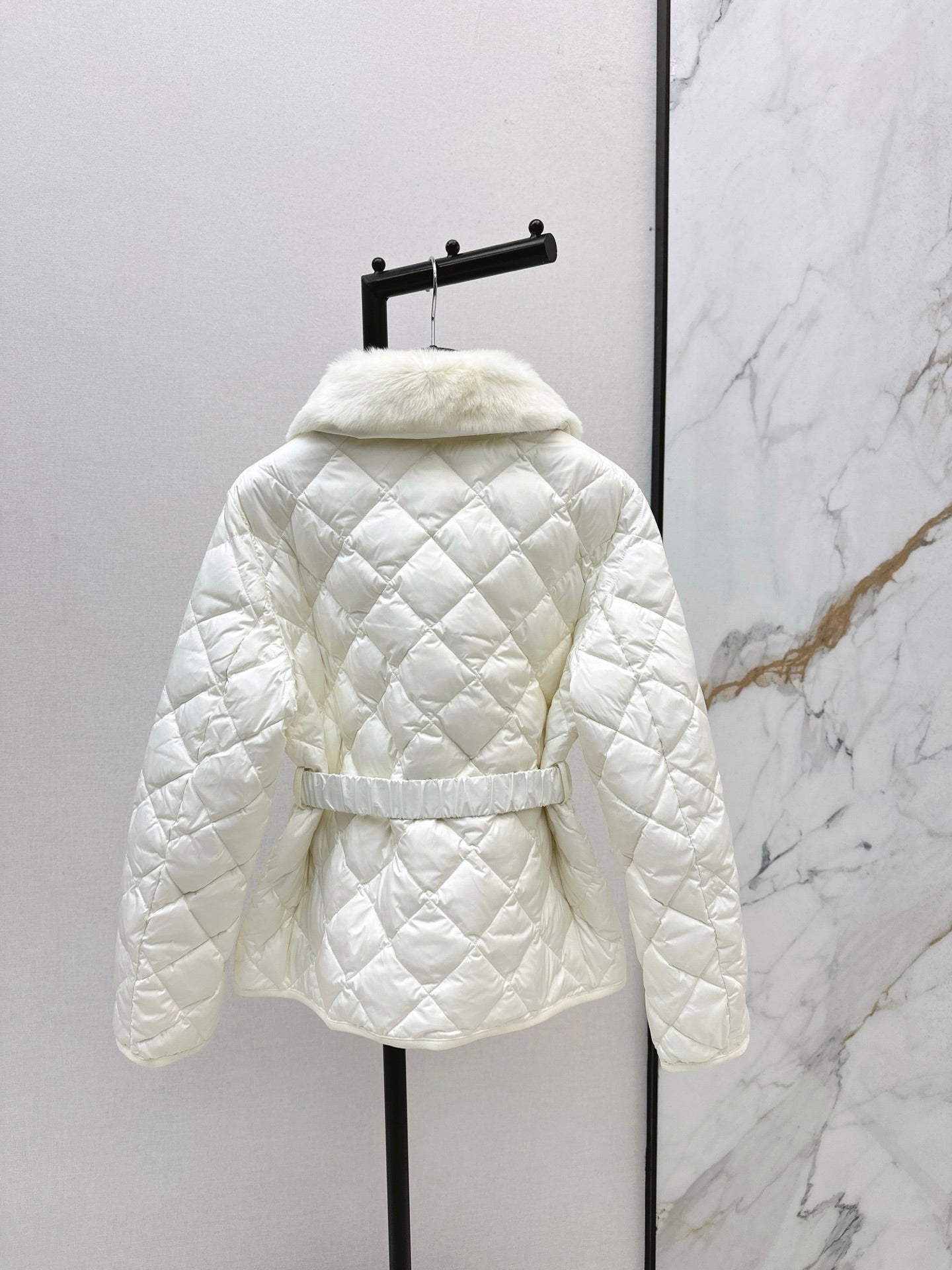 Fen 25fw down jacket