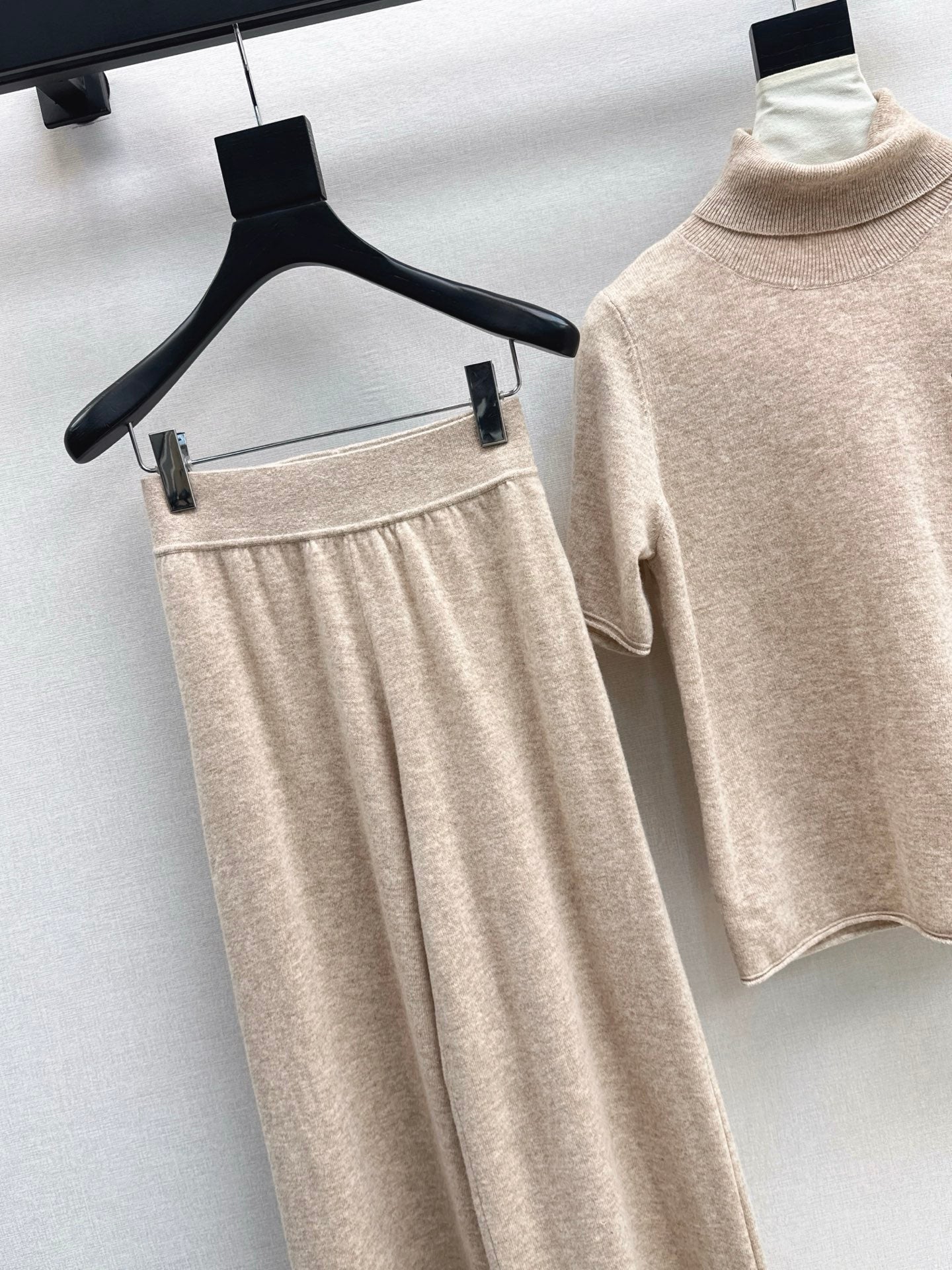 Miu 25fw turtleneck sweater pants set