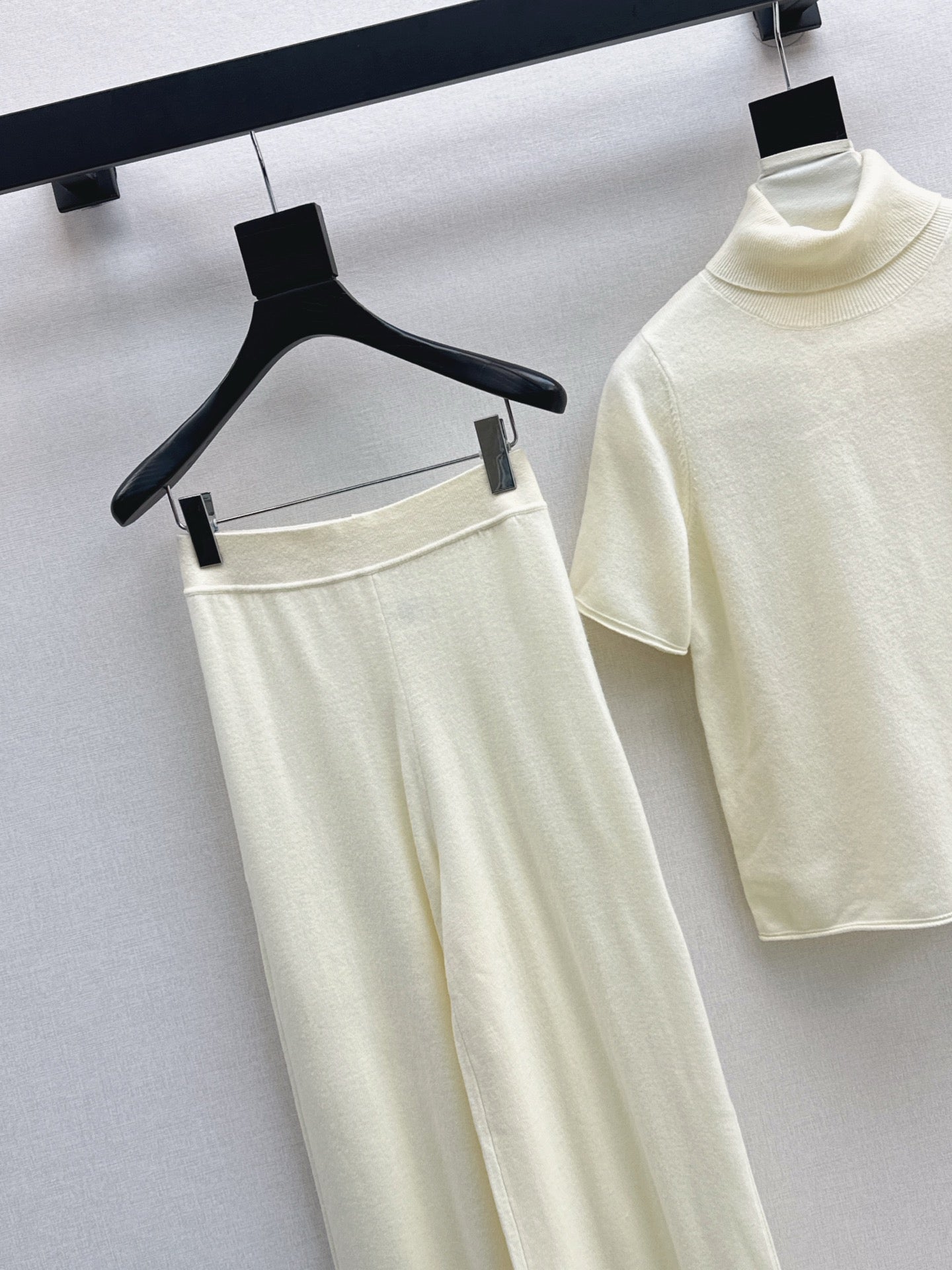 Miu 25fw turtleneck sweater pants set