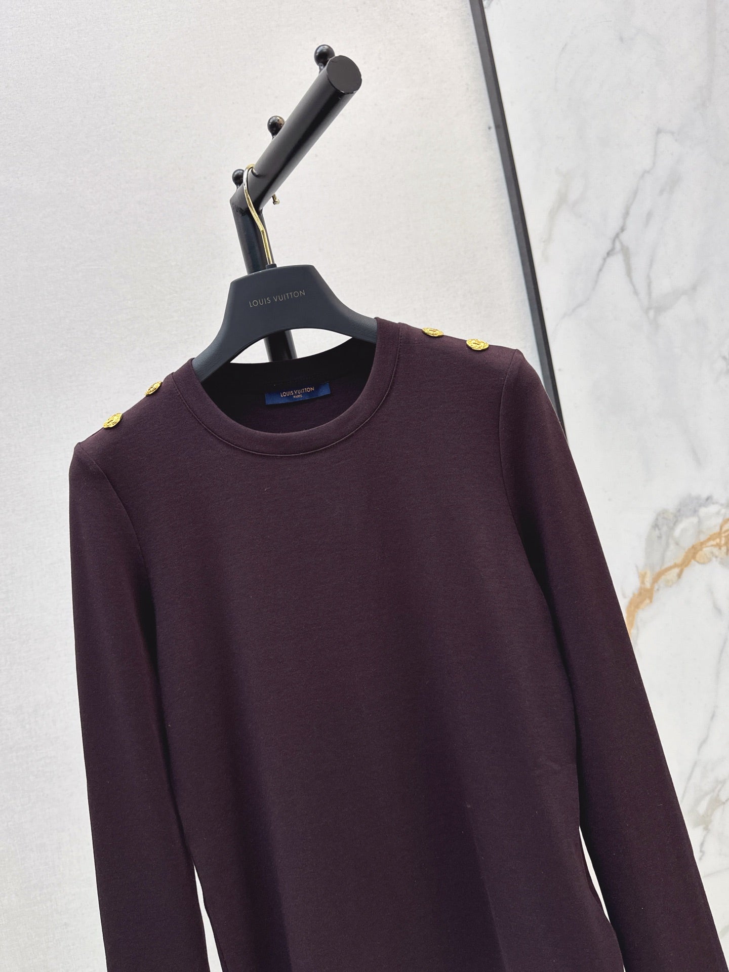 Loui 25fw base layer