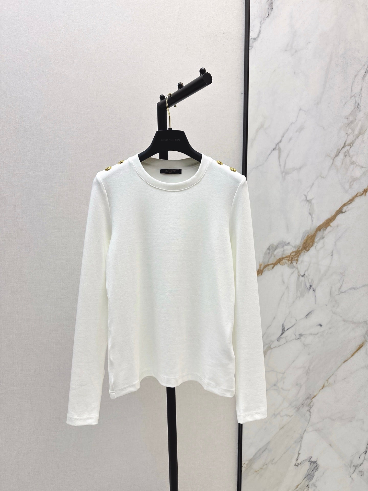 Loui 25fw base layer