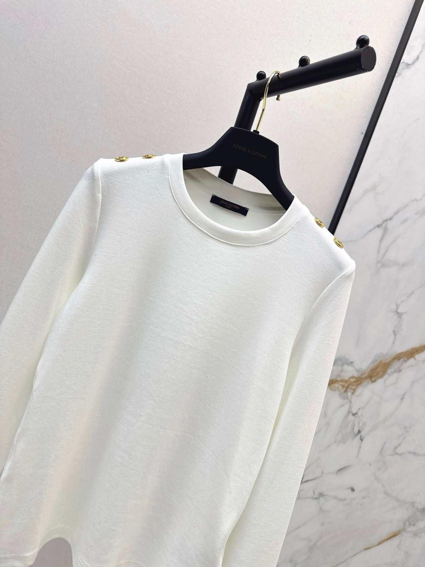 Loui 25fw base layer