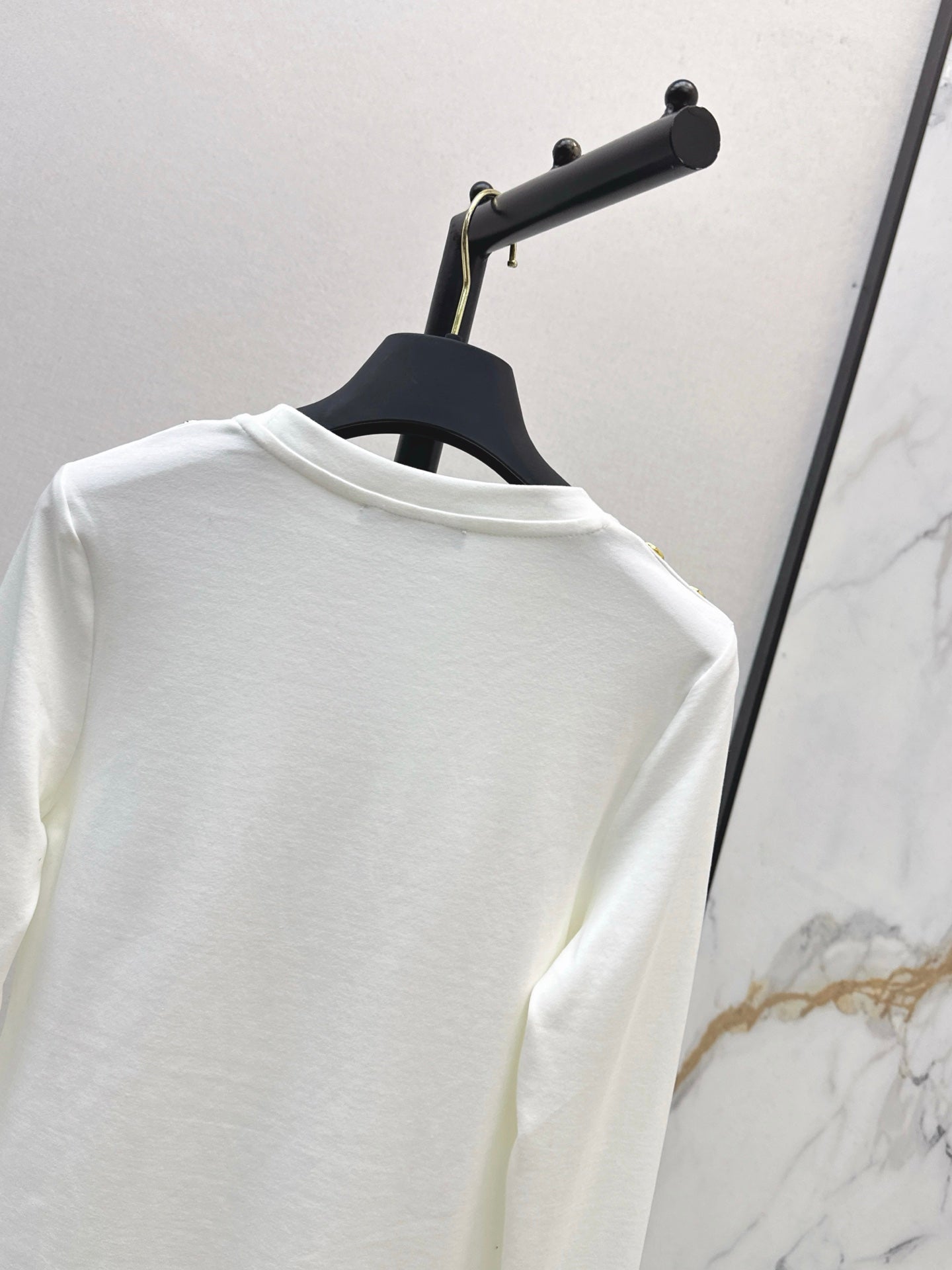 Loui 25fw base layer