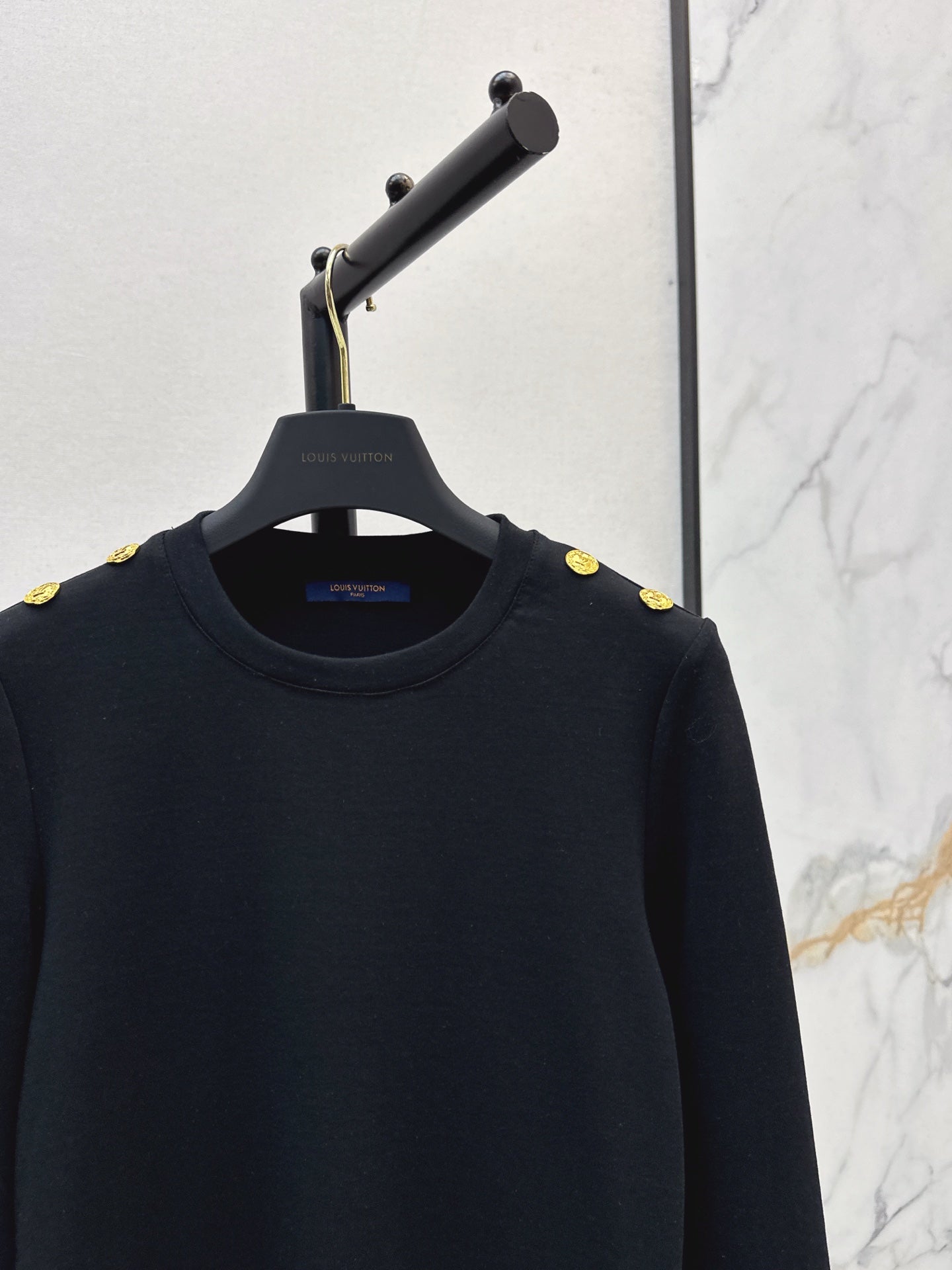 Loui 25fw base layer